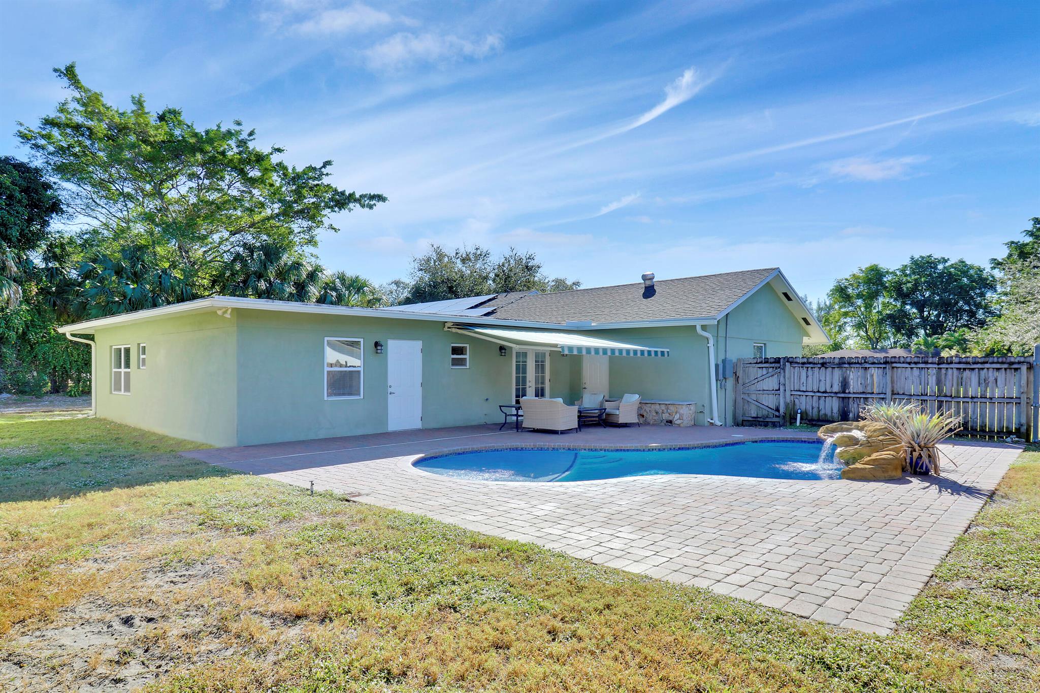 2867 Oak Drive