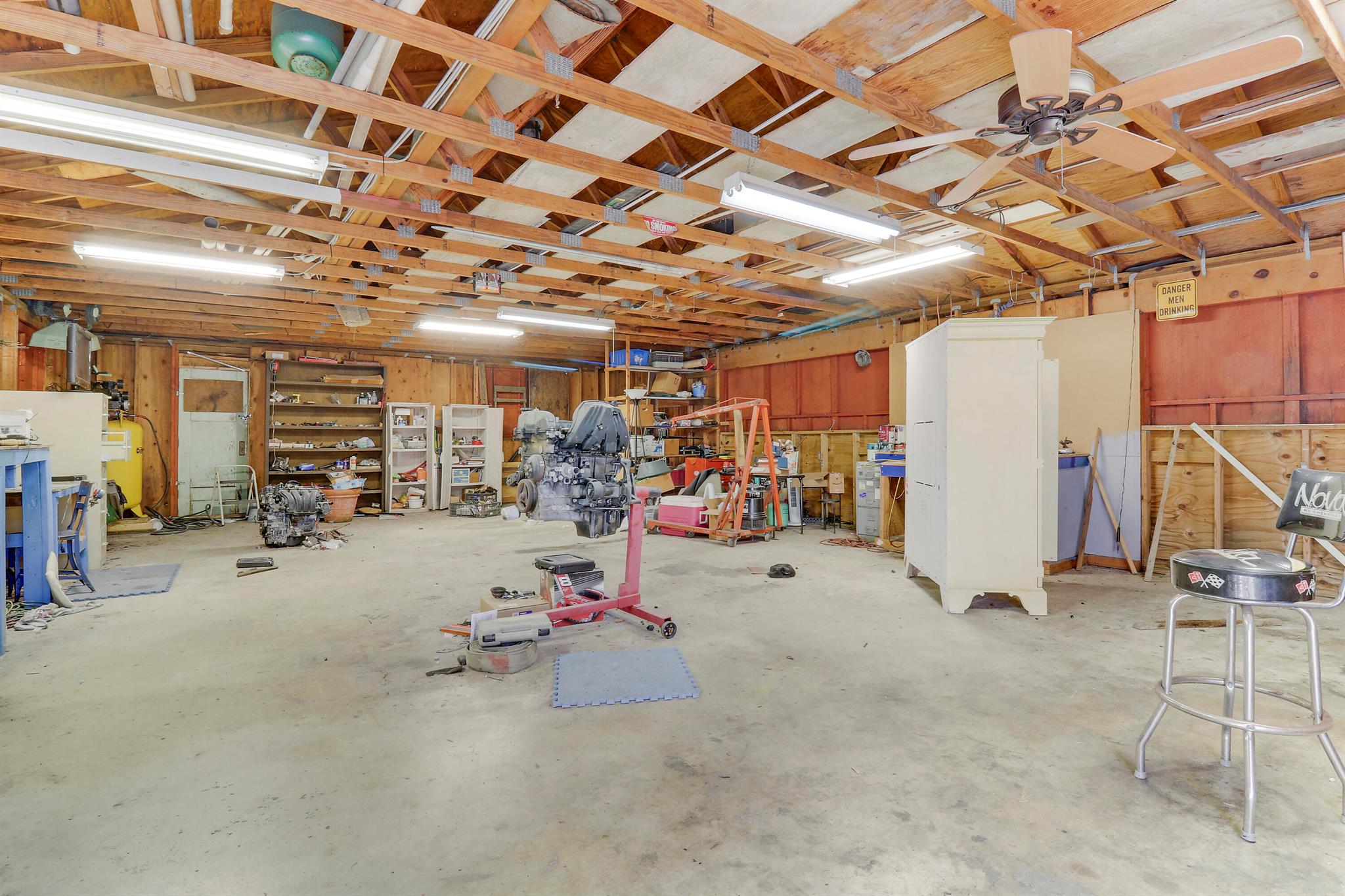 2867 Oak Drive