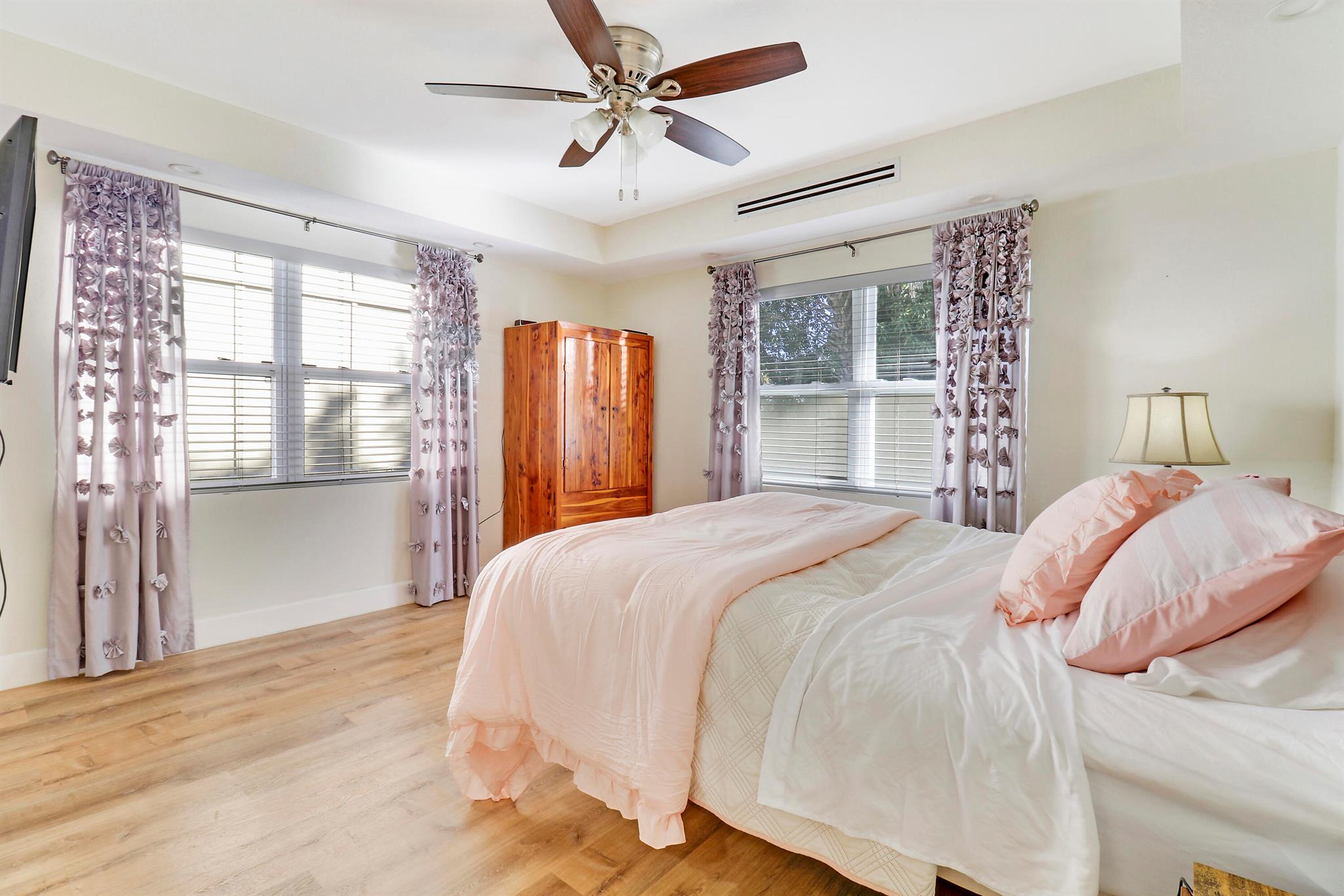 2867 Oak Drive
