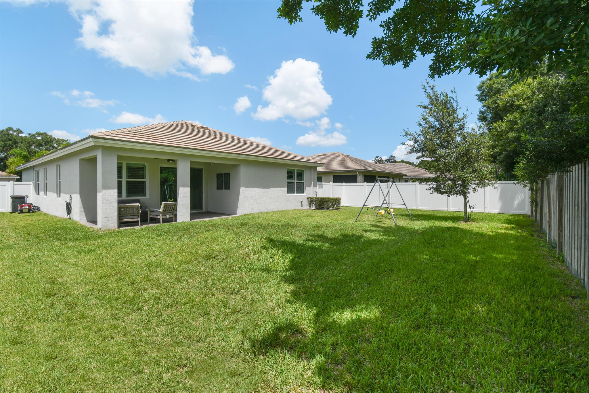 2244 SW Strawberry Terrace