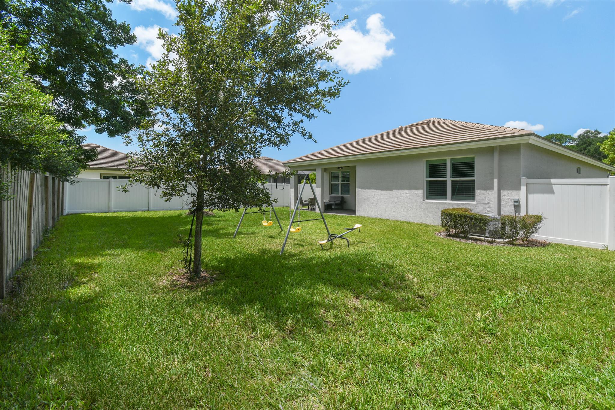2244 SW Strawberry Terrace
