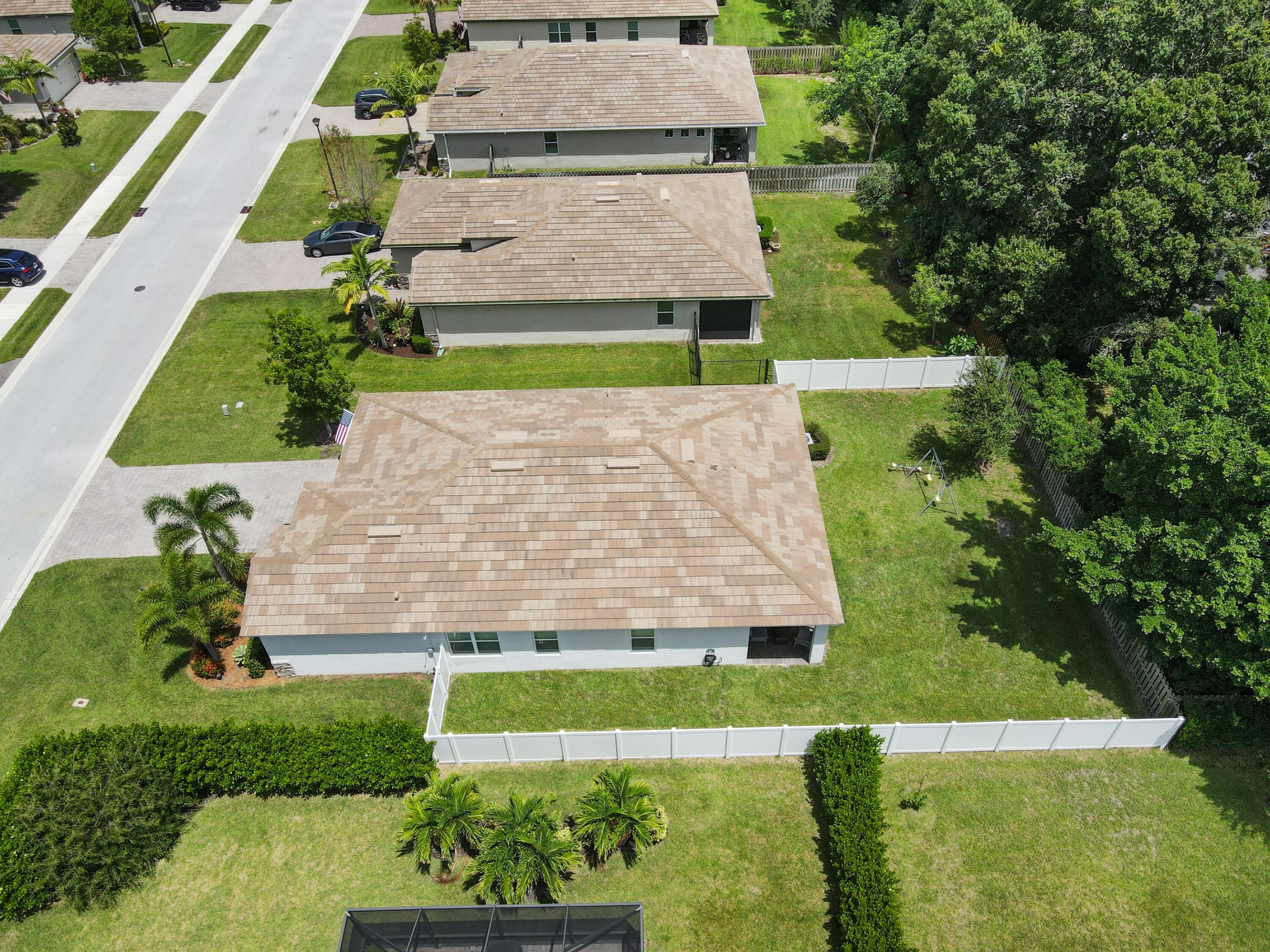 2244 SW Strawberry Terrace