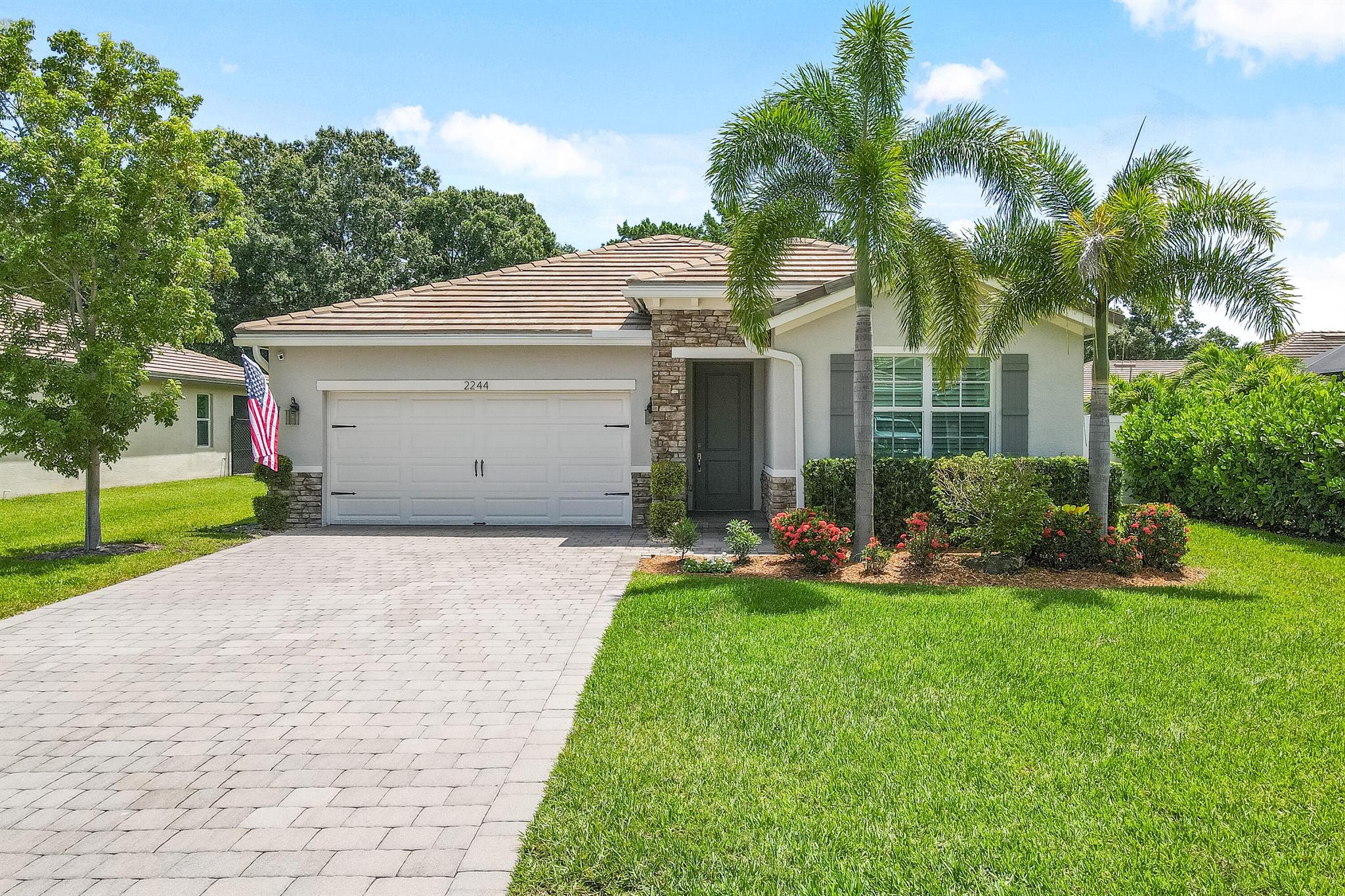 2244 SW Strawberry Terrace