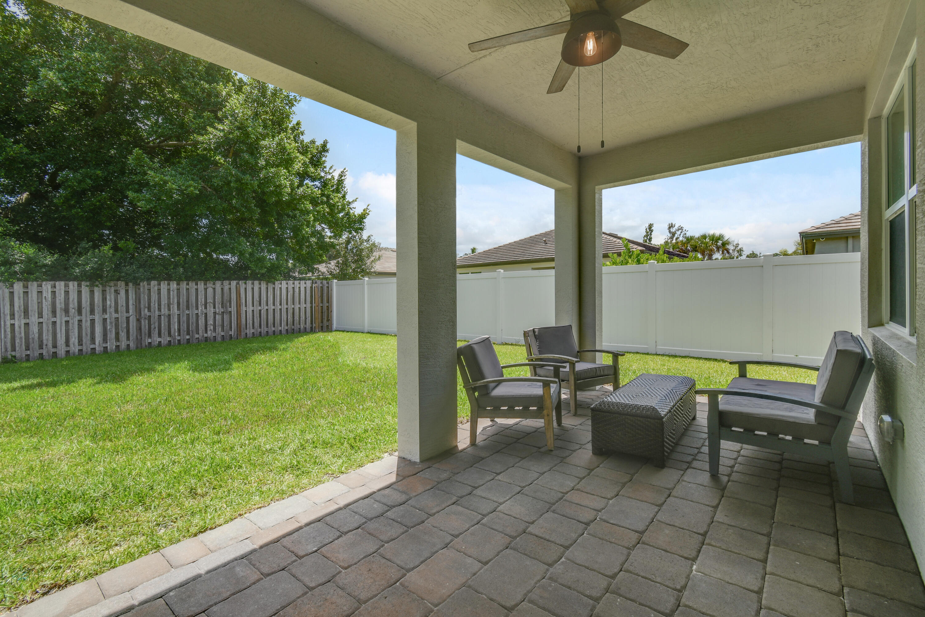 2244 SW Strawberry Terrace