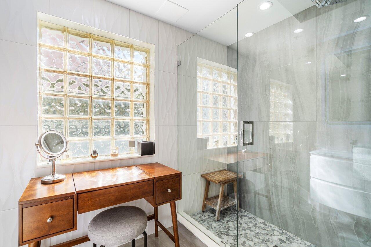 2051 SE 3rd Street Th-4