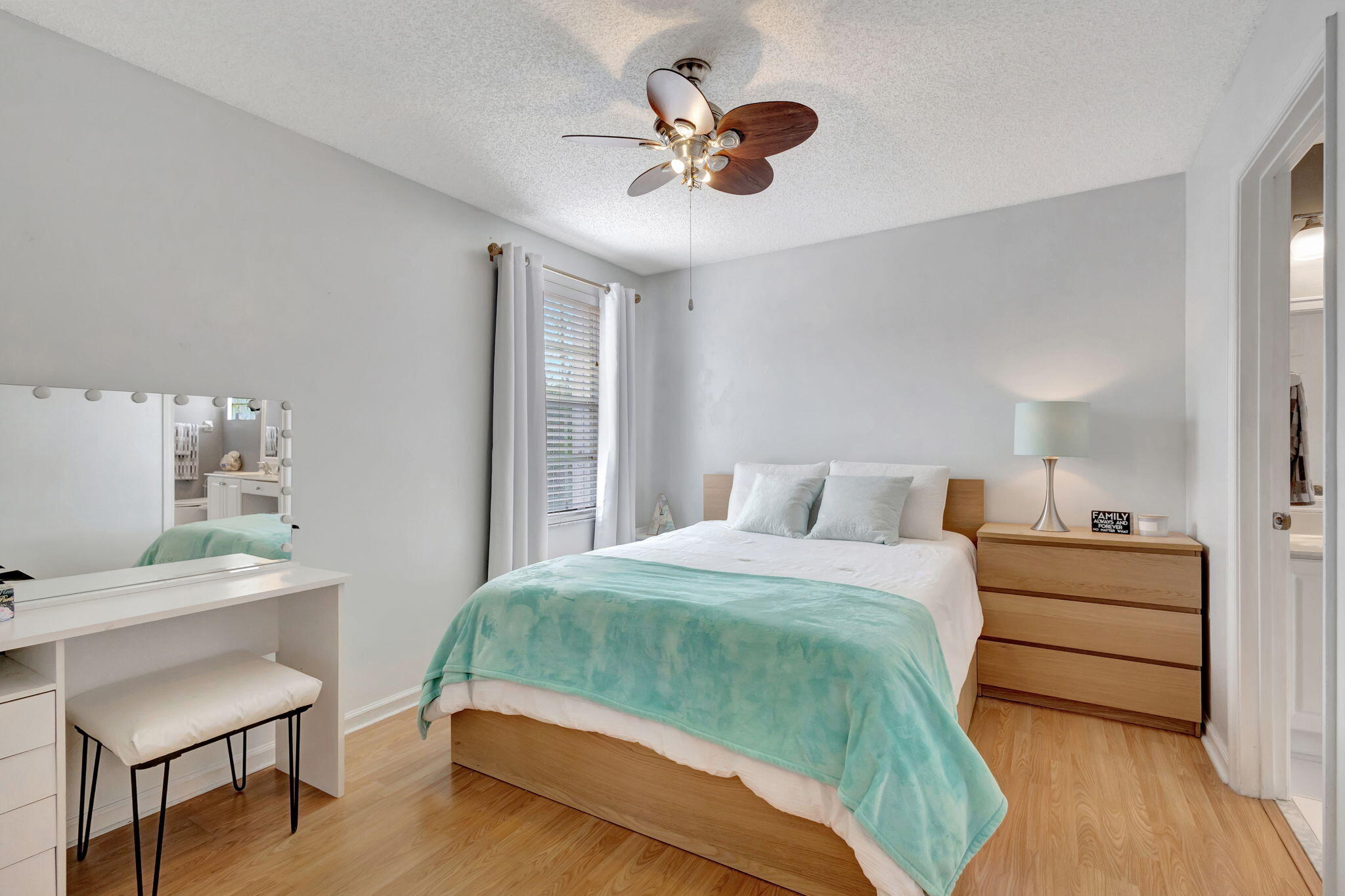3194 Turtle Cove