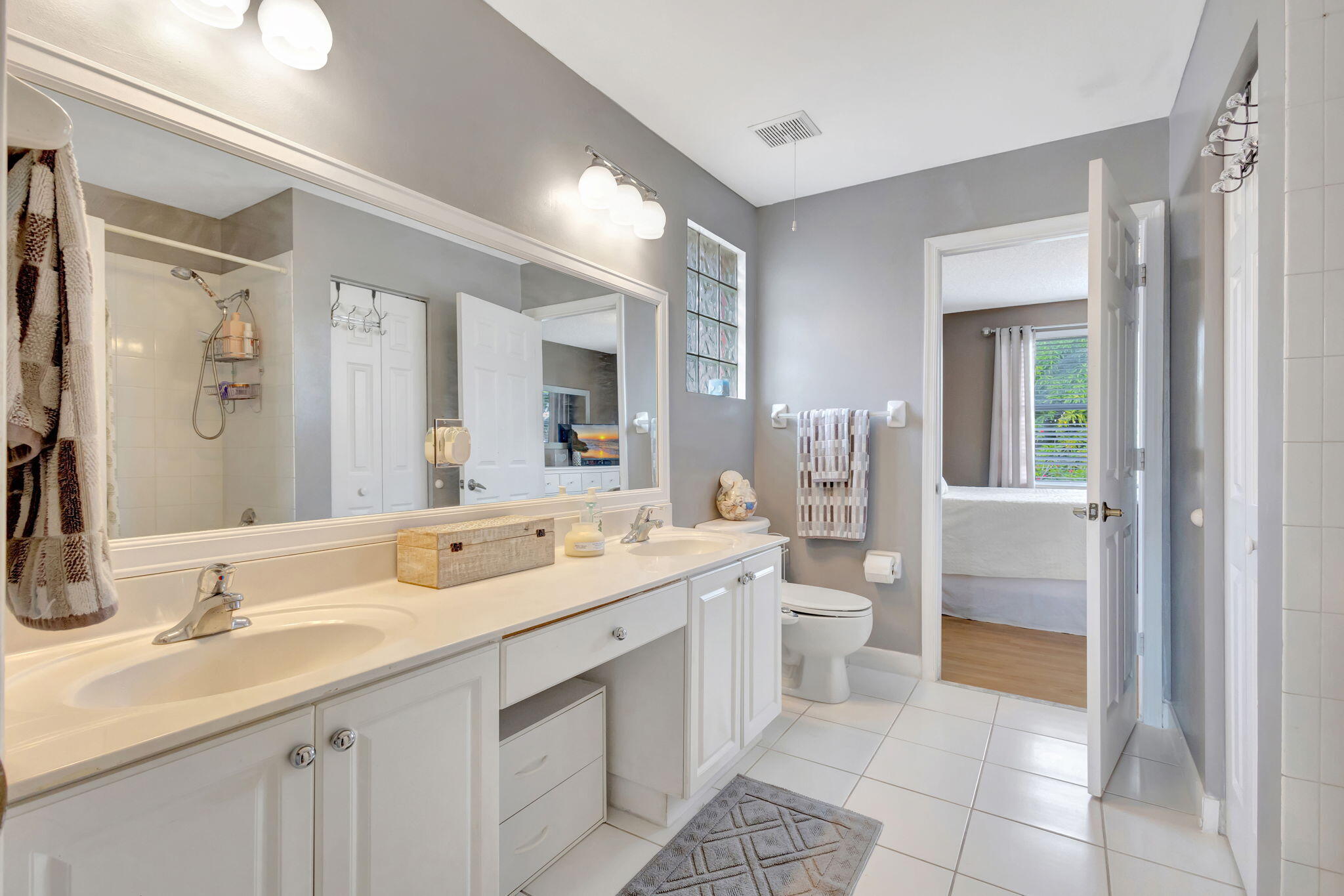 3194 Turtle Cove