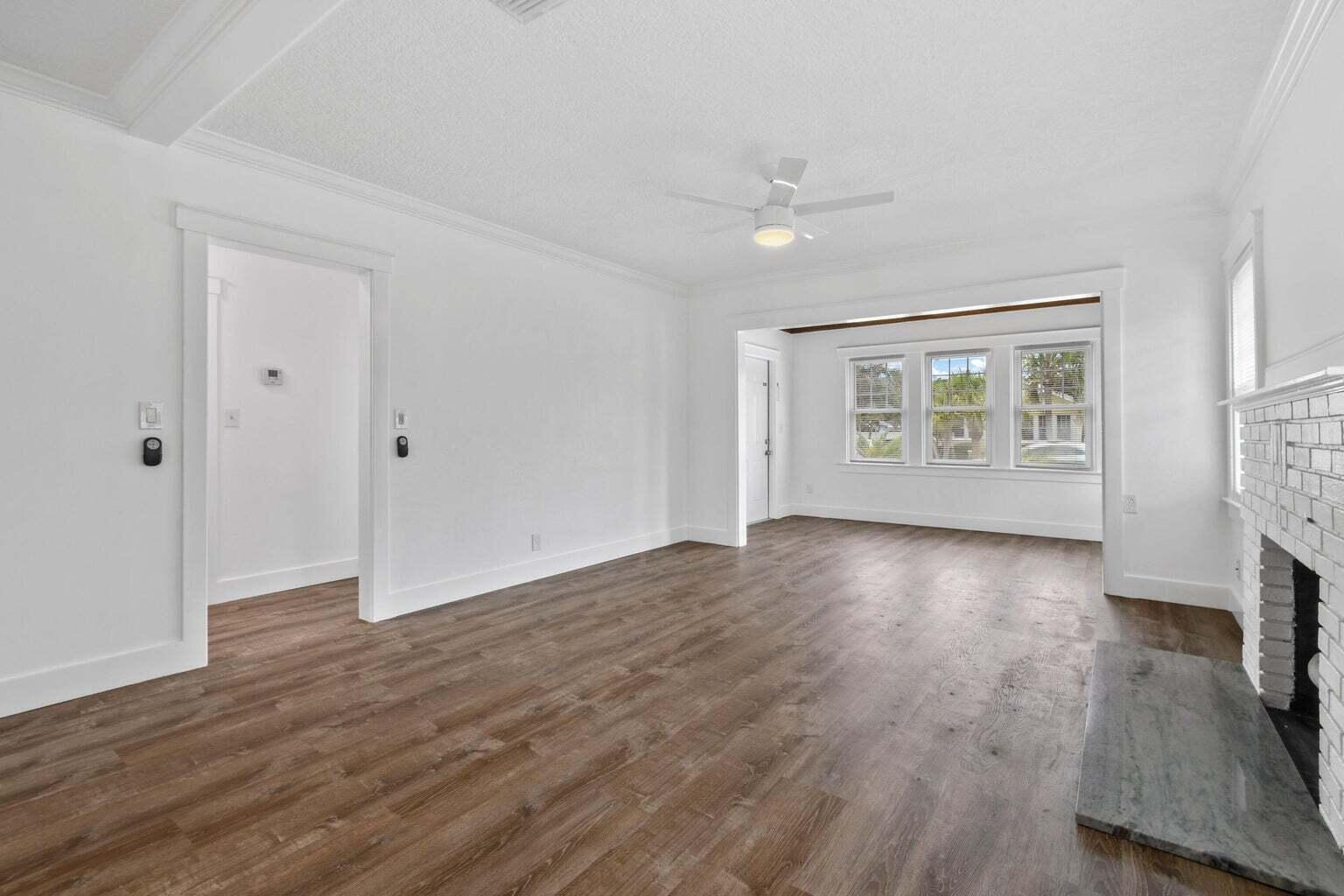 415 Greenbriar Drive 1