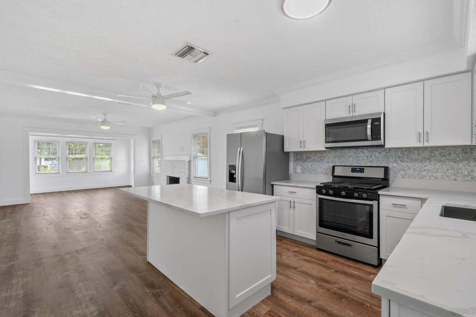 415 Greenbriar Drive 1