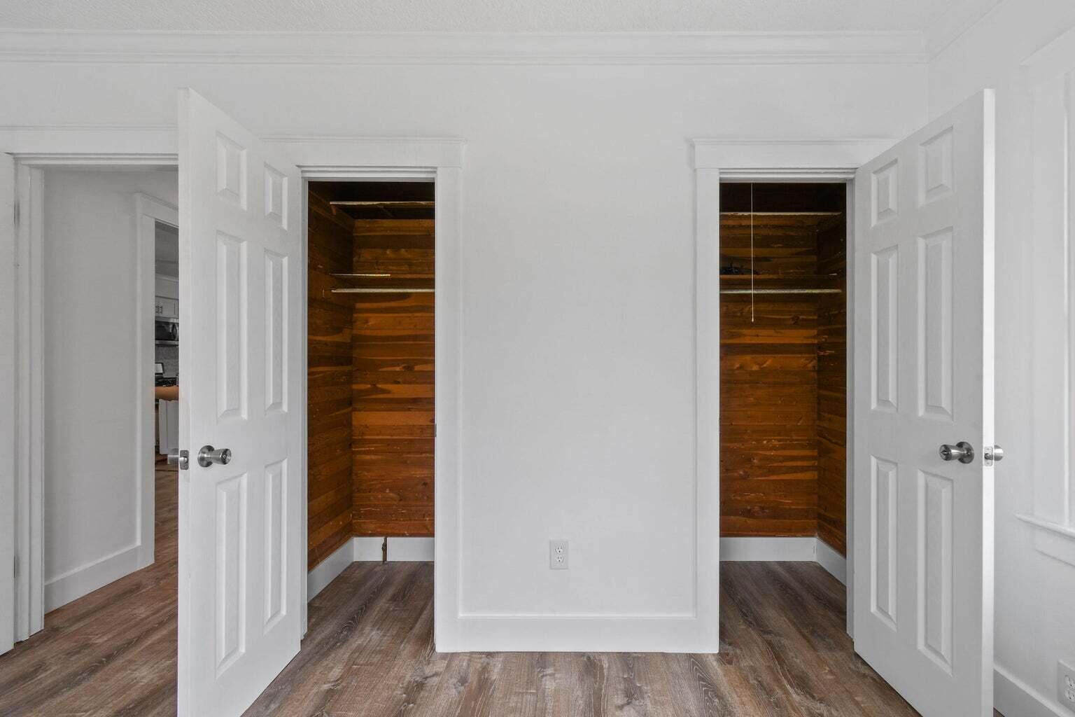 415 Greenbriar Drive 1