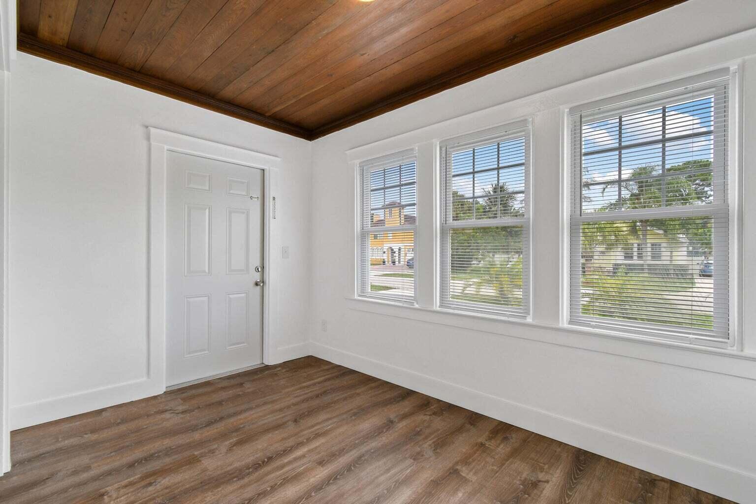 415 Greenbriar Drive 1
