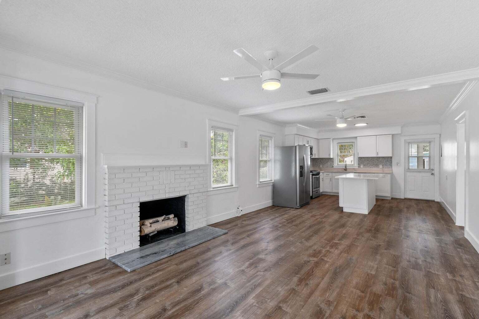 415 Greenbriar Drive 1