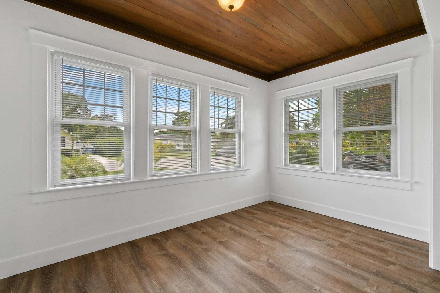 415 Greenbriar Drive 1