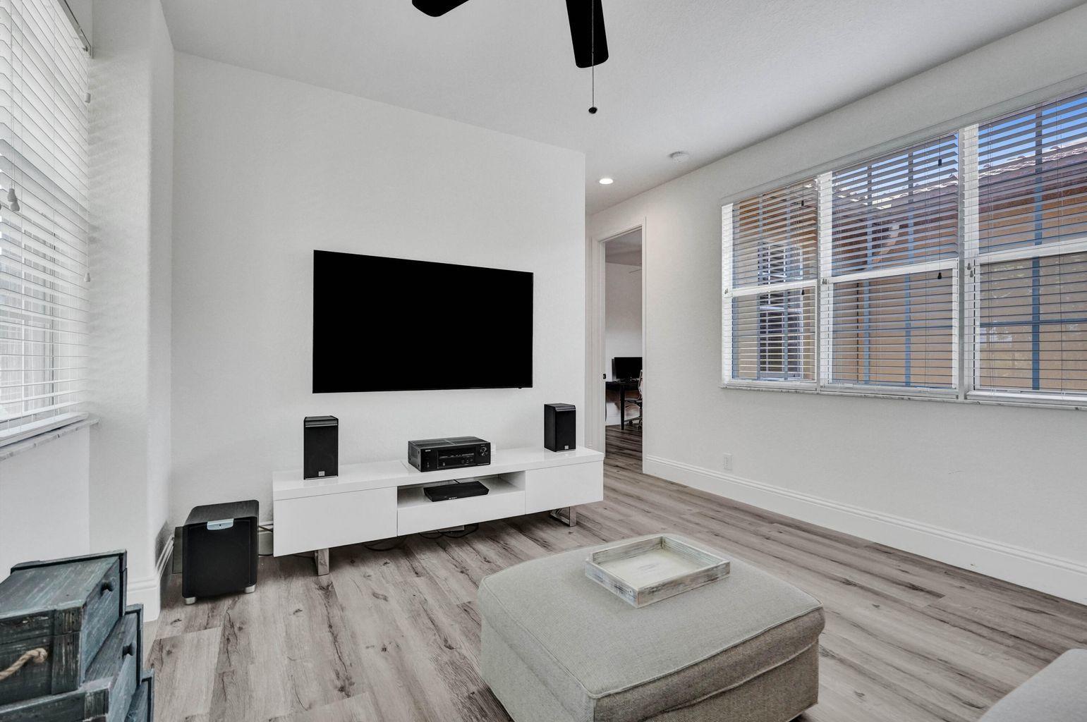 2528 NW 4th Street