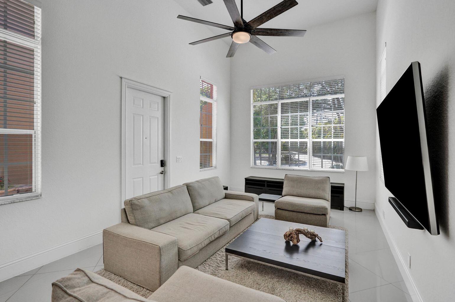 2528 NW 4th Street