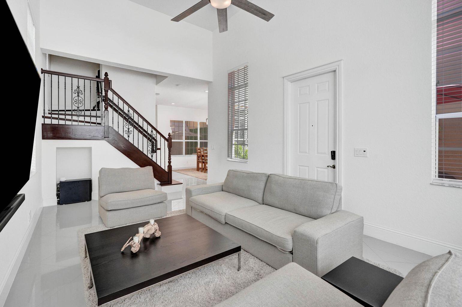 2528 NW 4th Street
