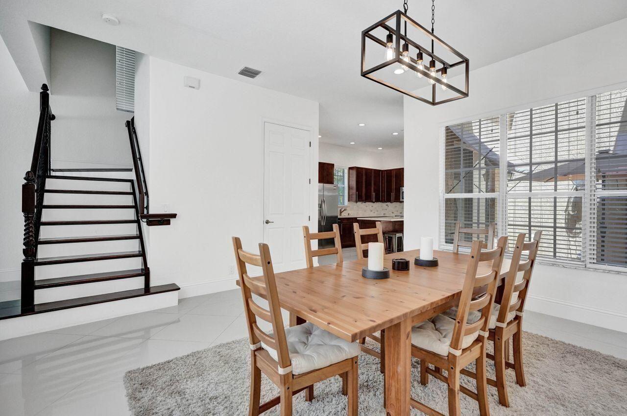 2528 NW 4th Street