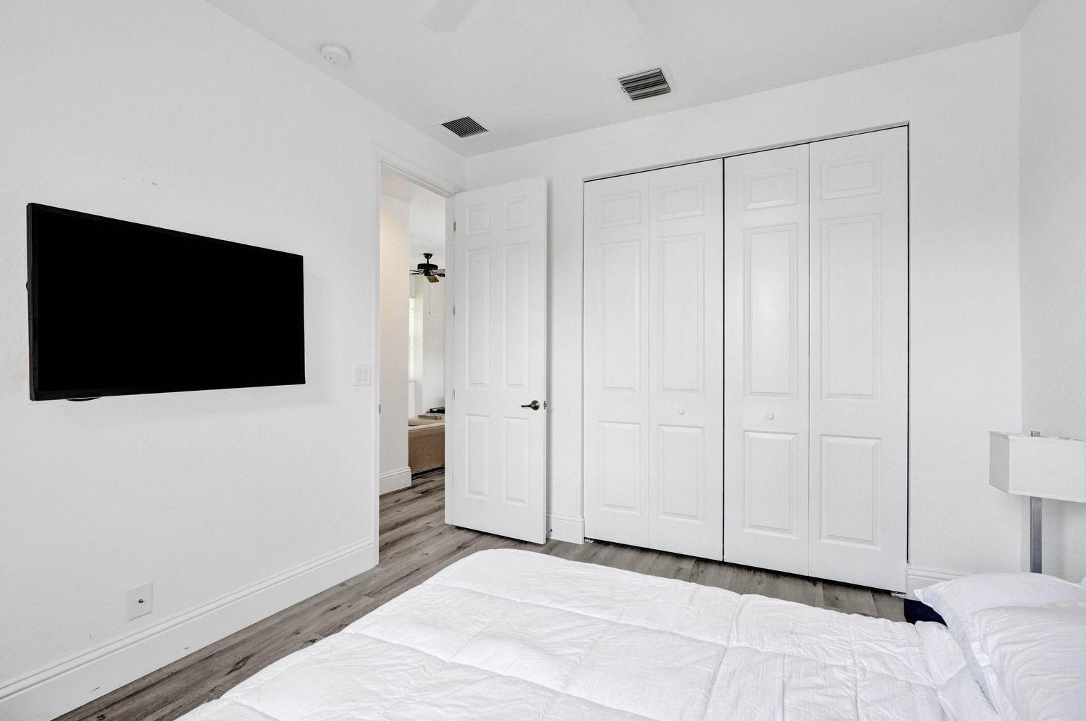 2528 NW 4th Street