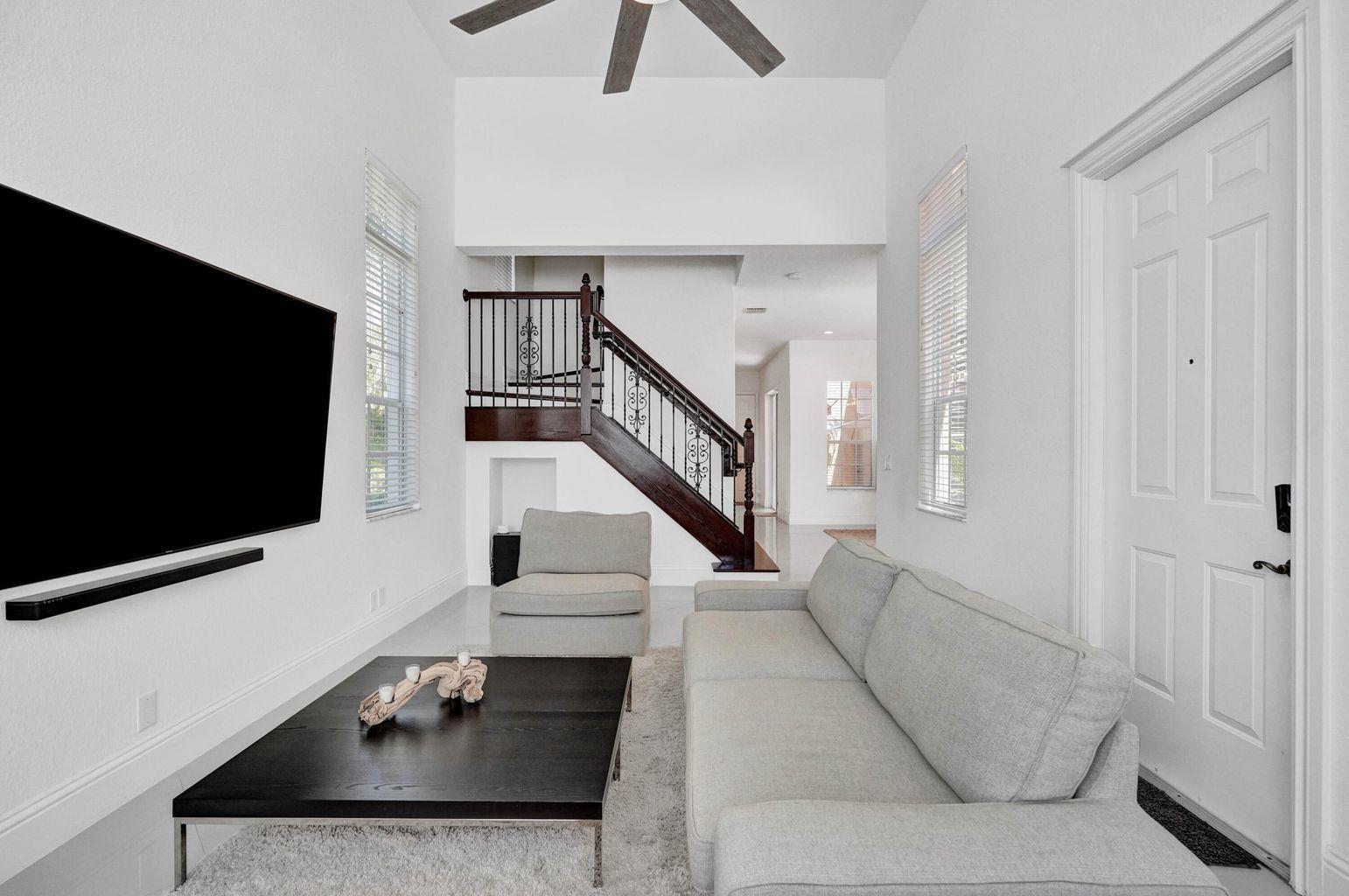 2528 NW 4th Street