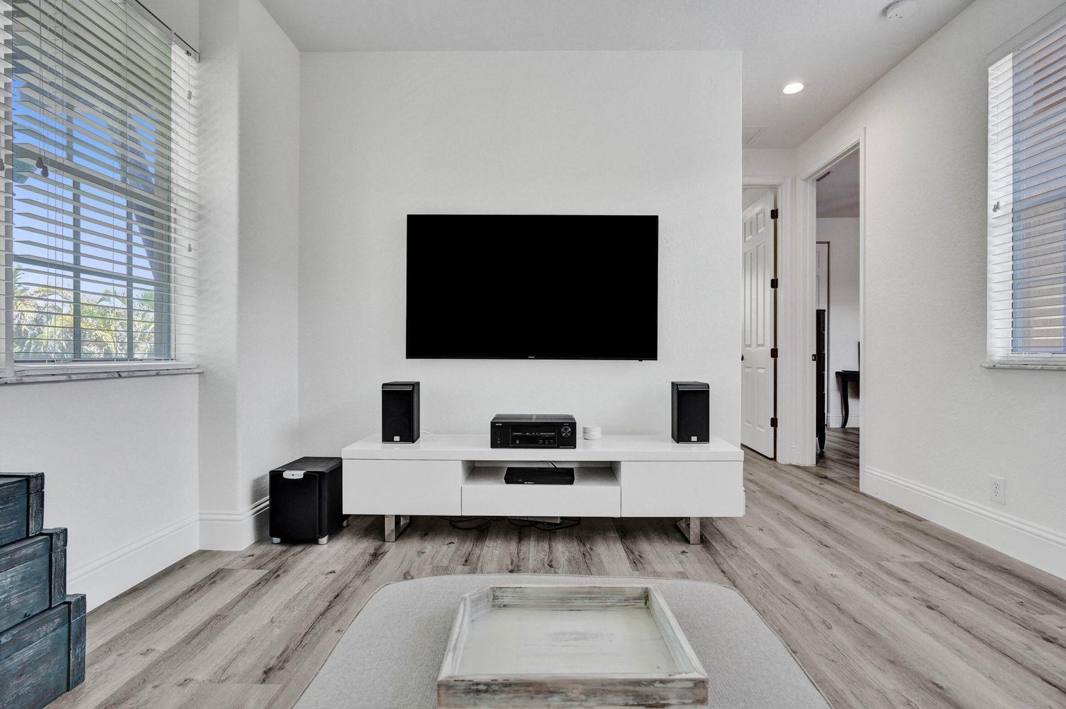 2528 NW 4th Street