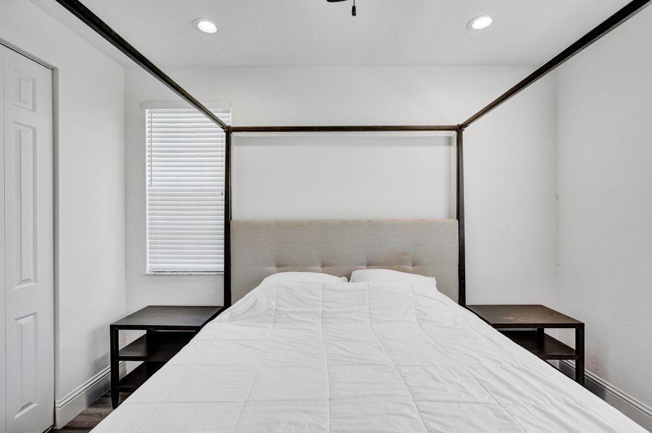 2528 NW 4th Street