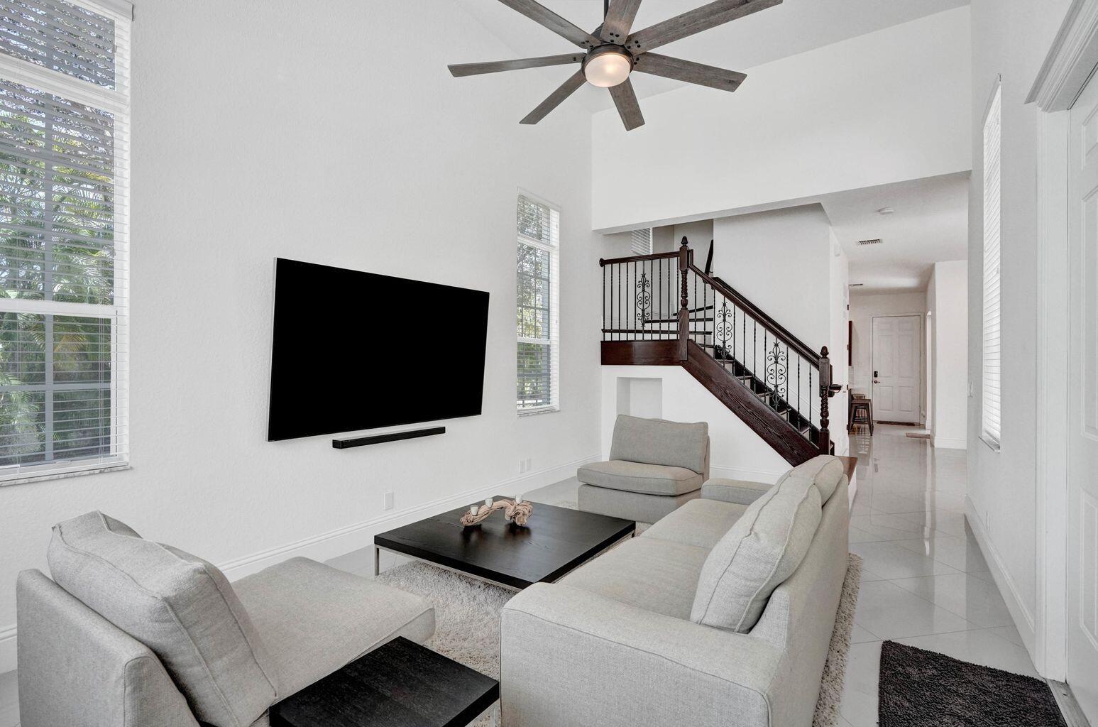 2528 NW 4th Street