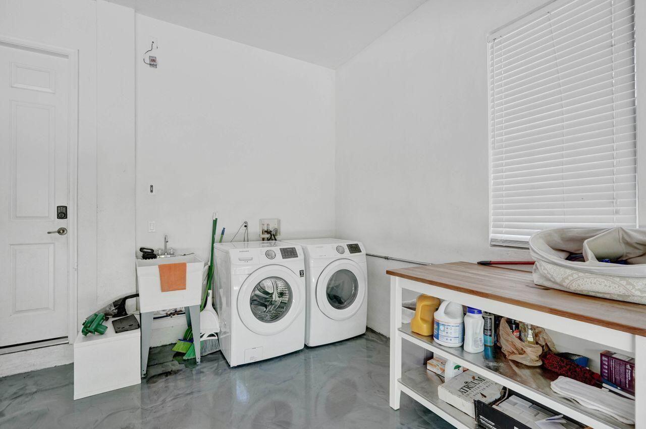2528 NW 4th Street