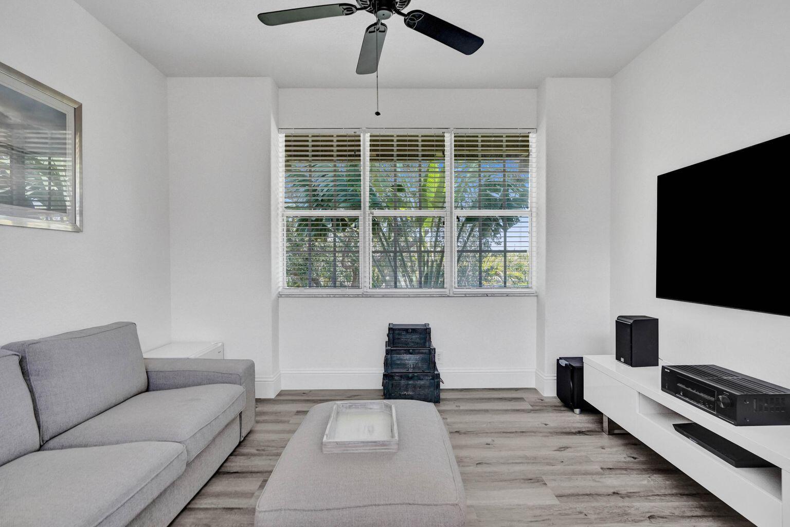 2528 NW 4th Street