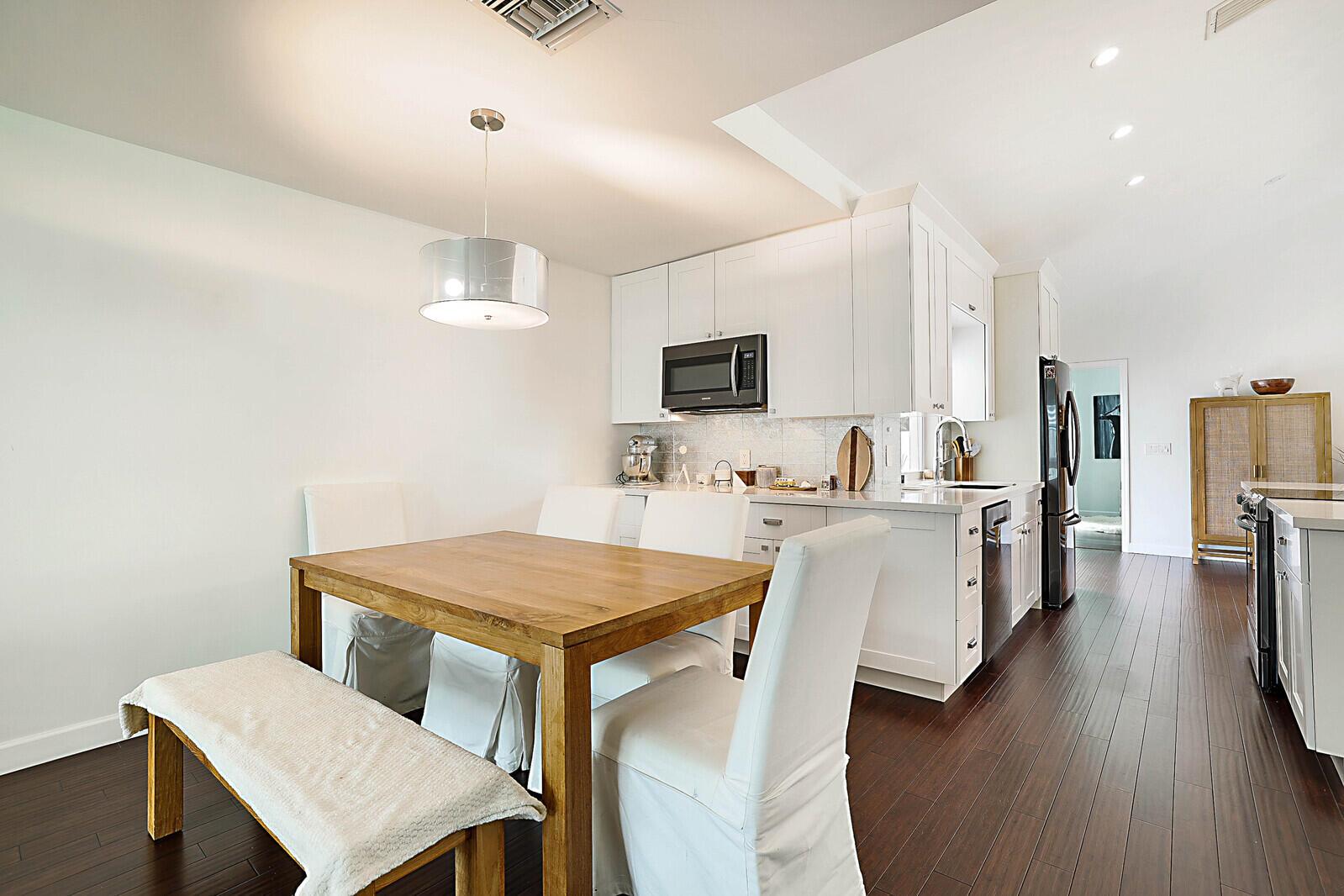 3005 Dunlin Road