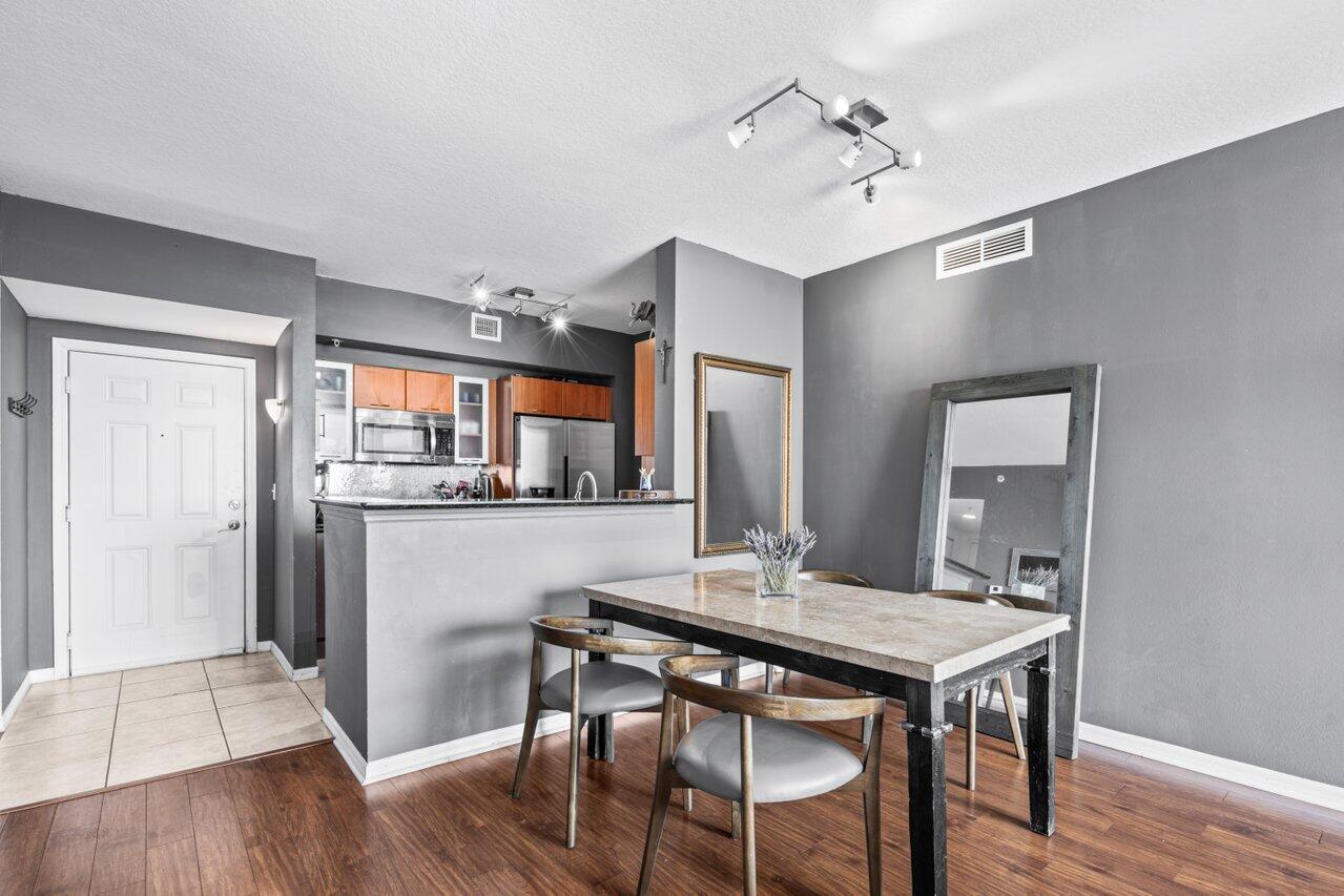 625 SE Casa Loma Boulevard 904