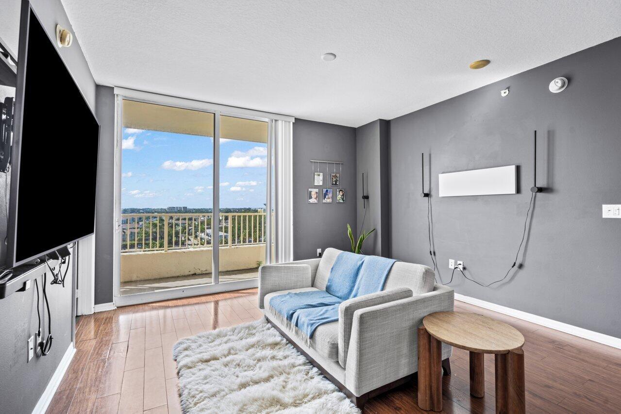 625 SE Casa Loma Boulevard 904