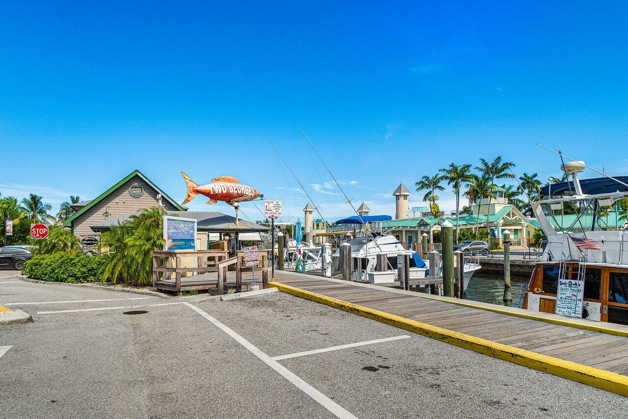 625 SE Casa Loma Boulevard 904