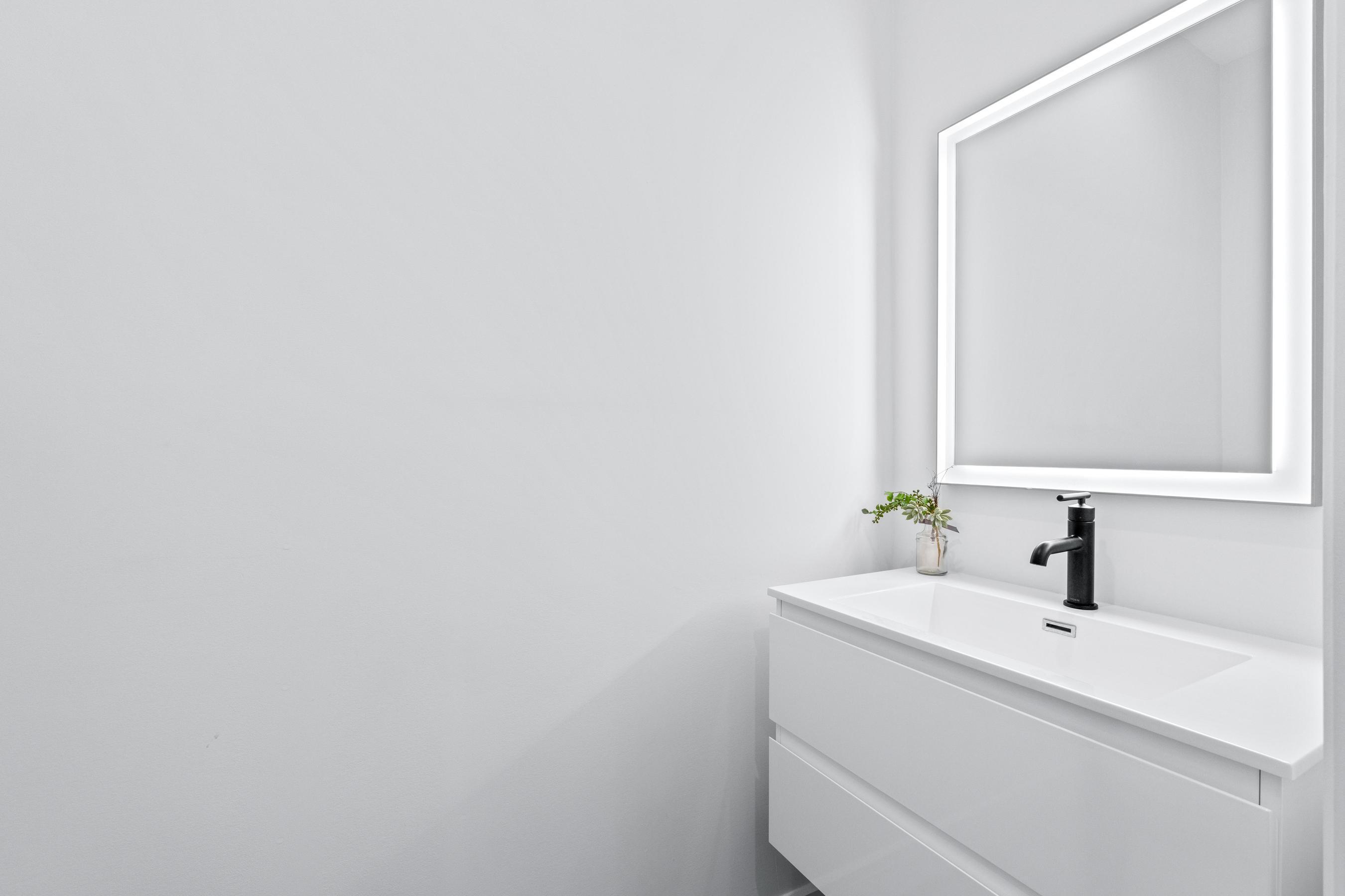 1270 Singer Drive