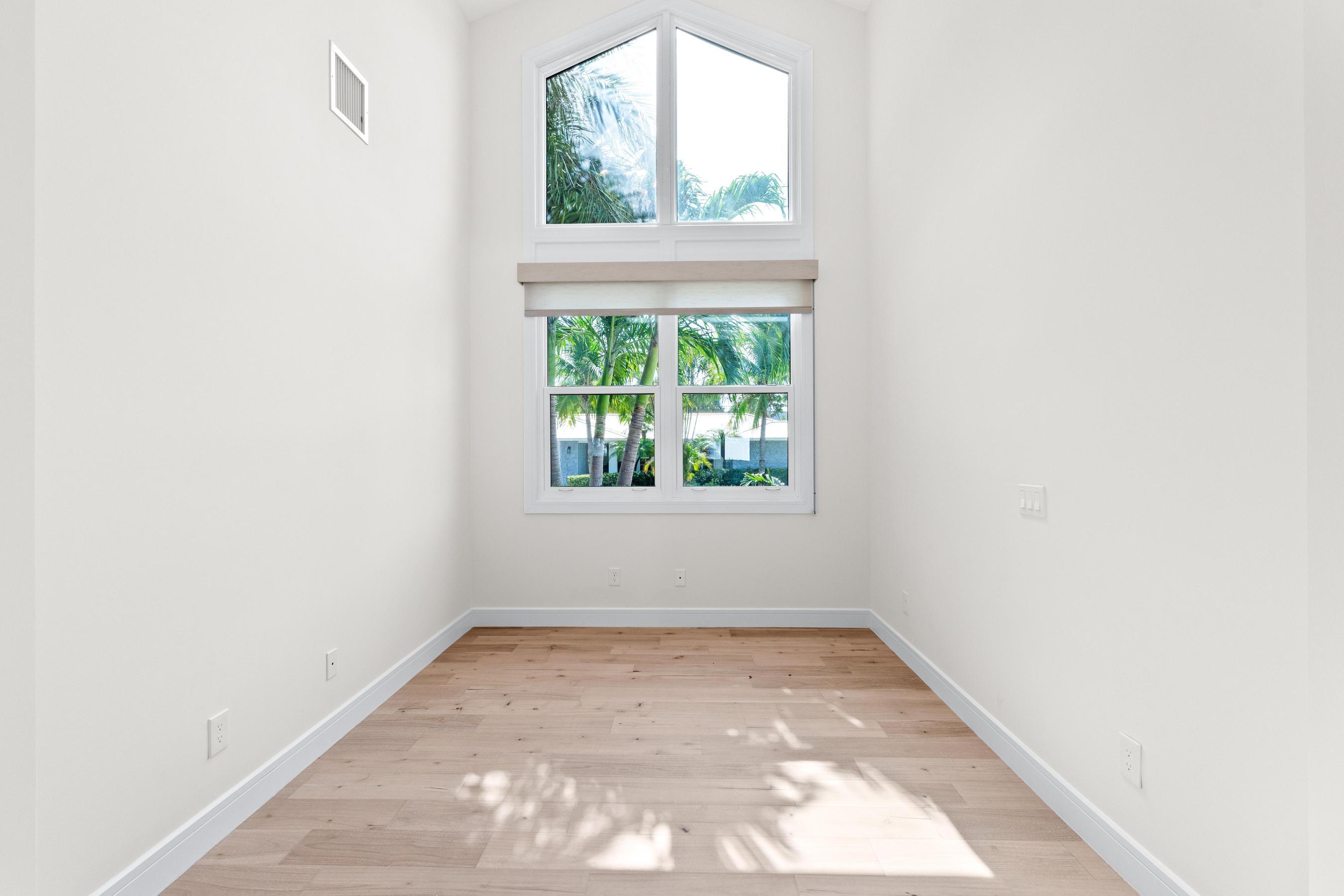 1270 Singer Drive