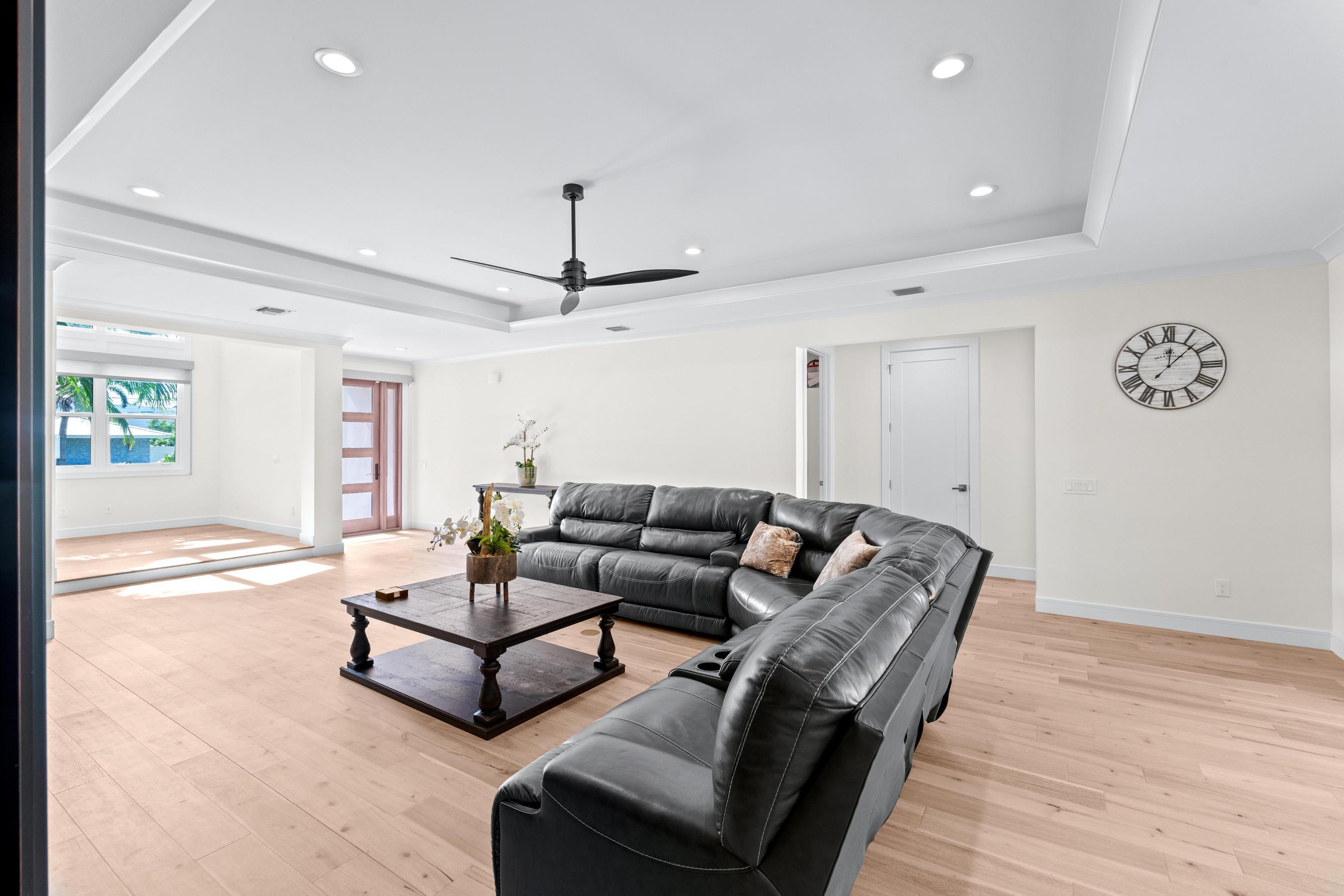 1270 Singer Drive