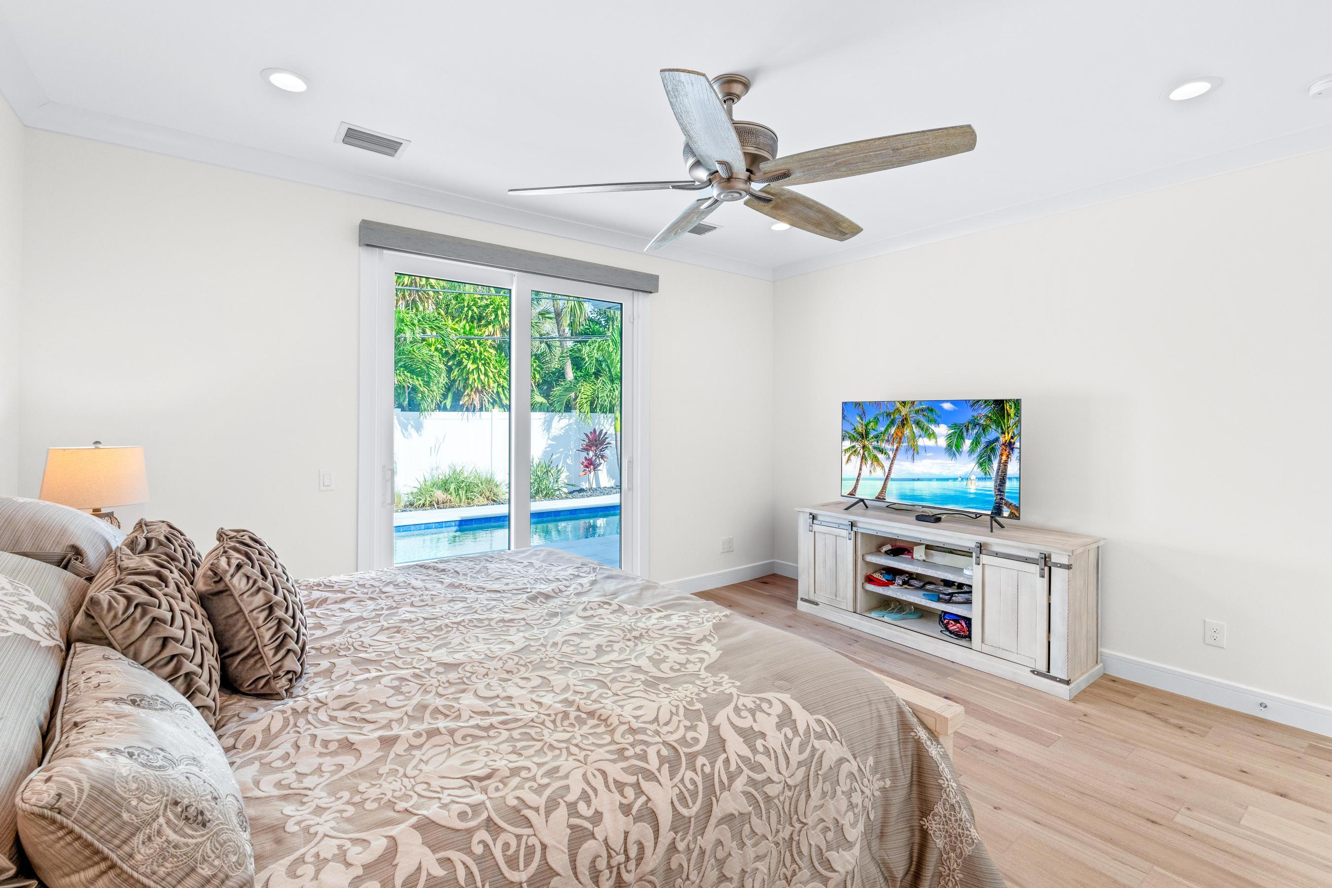 1270 Singer Drive