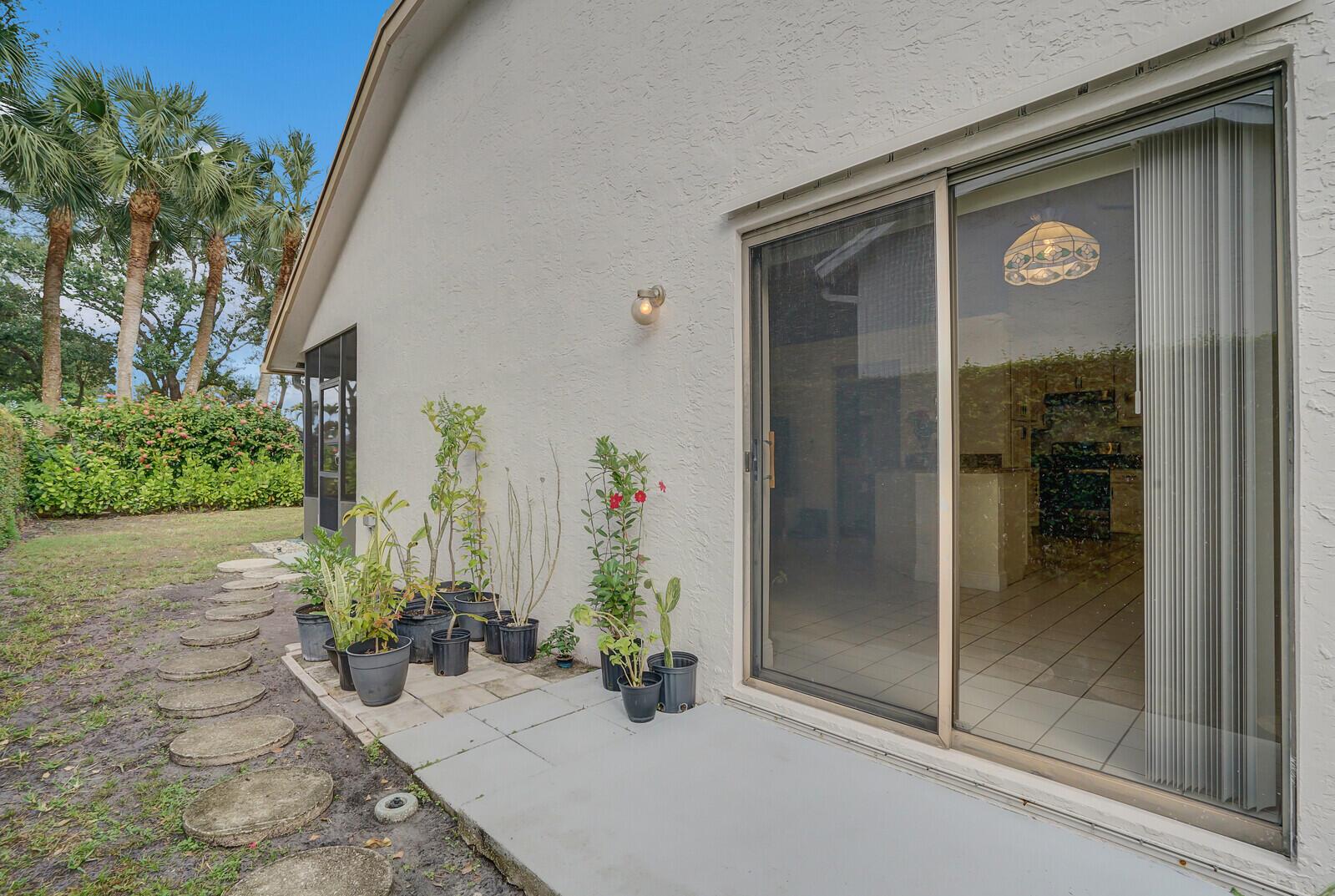 4335 NW 52nd Street