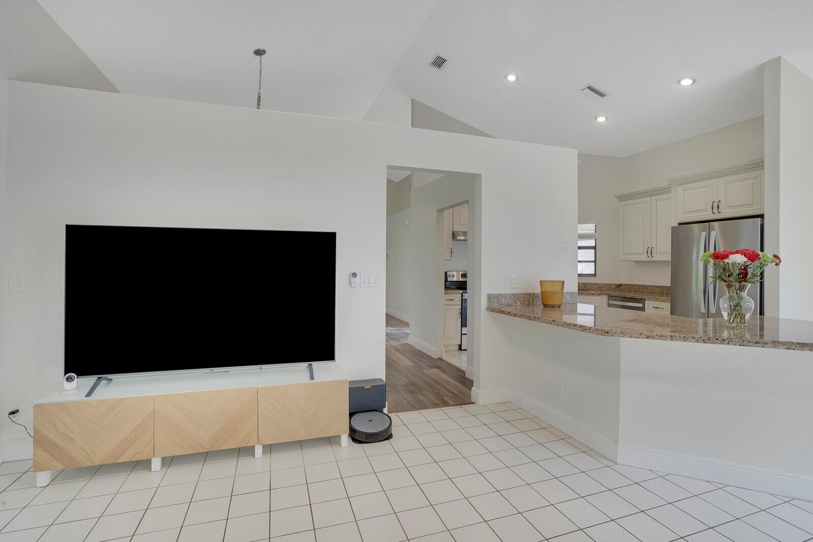 4335 NW 52nd Street