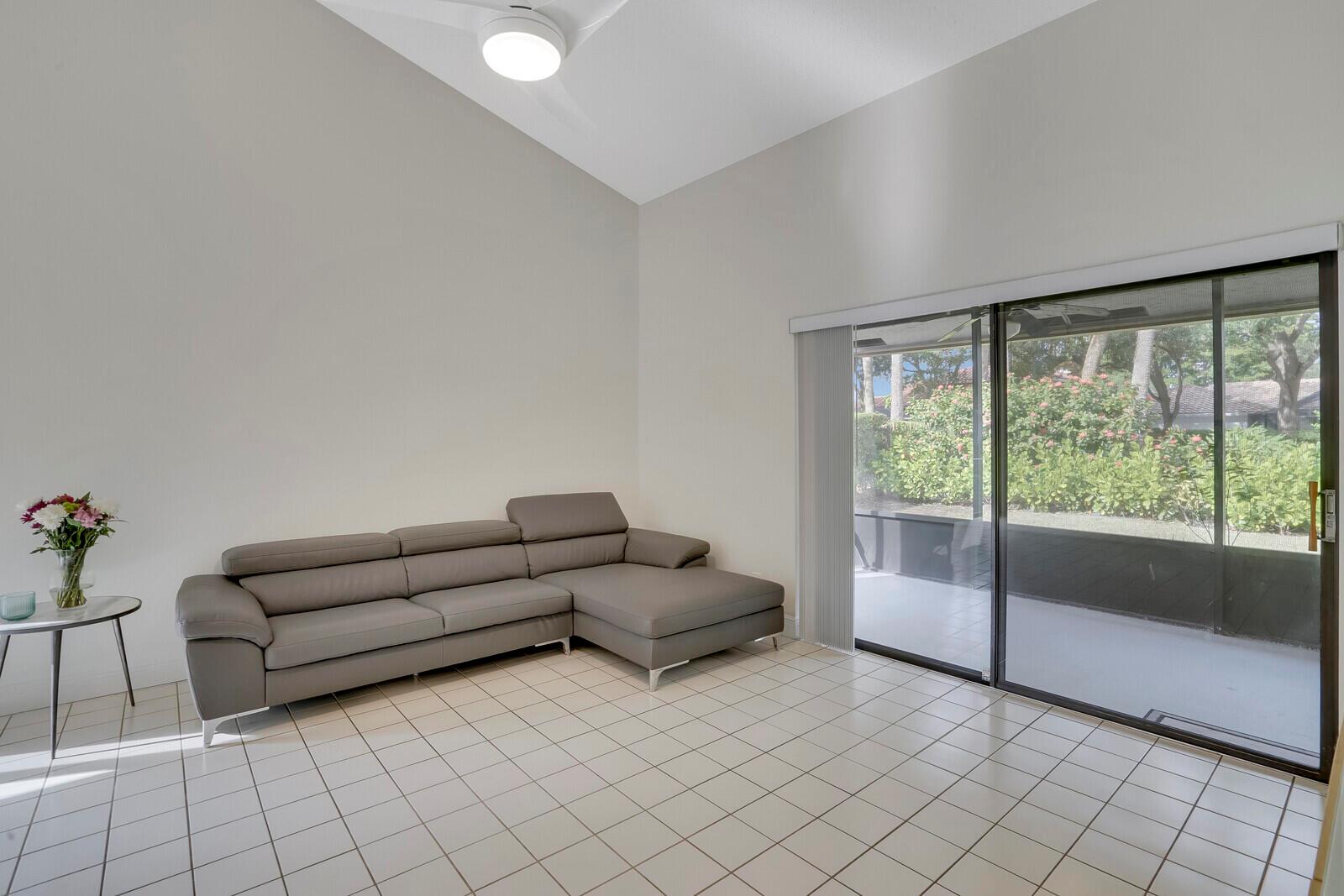 4335 NW 52nd Street