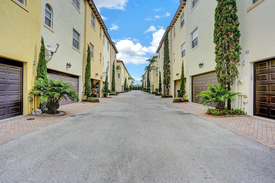 56 Via Floresta Drive 56