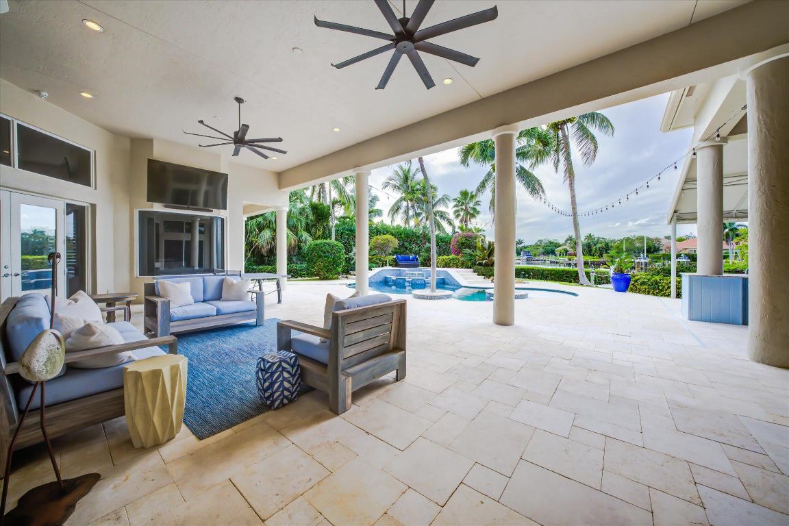 18808 SE Windward Island Lane