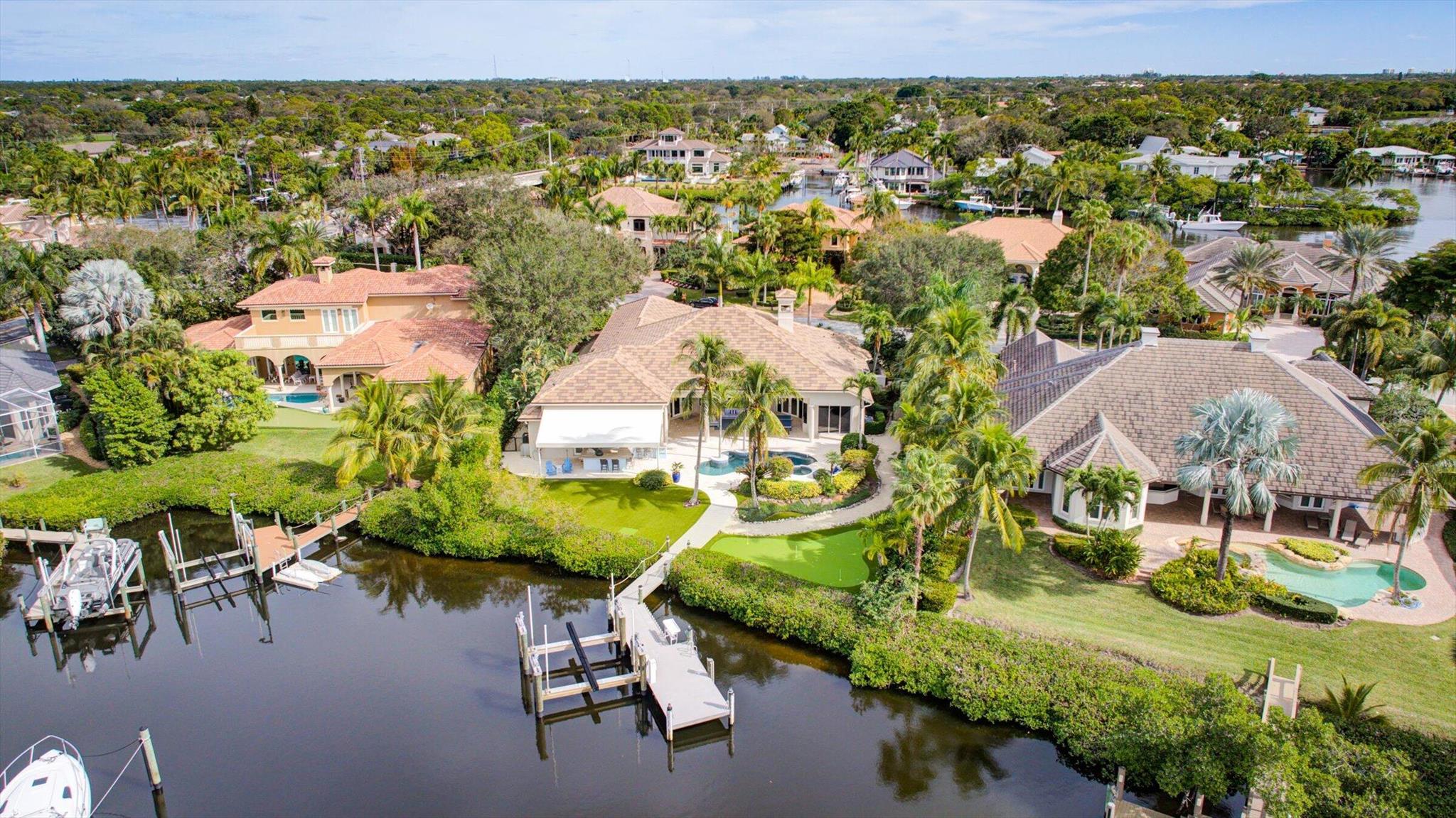 18808 SE Windward Island Lane
