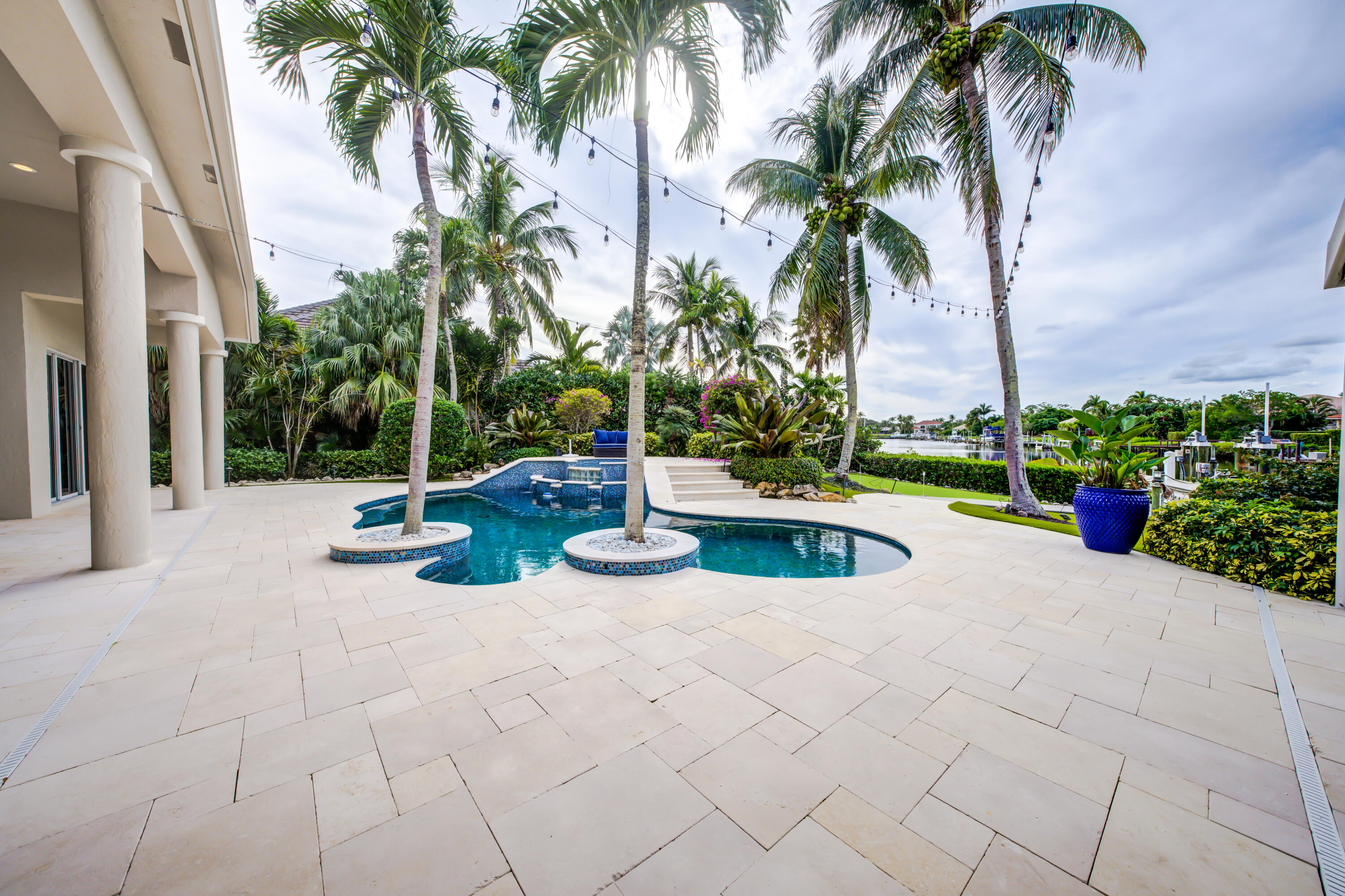 18808 SE Windward Island Lane