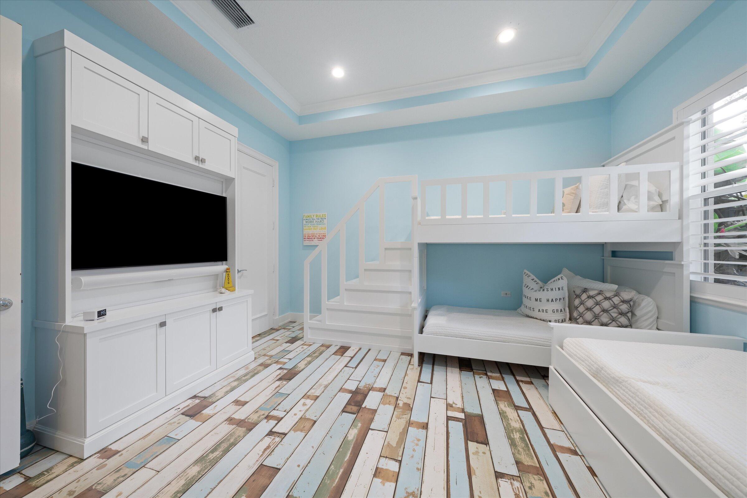 18808 SE Windward Island Lane