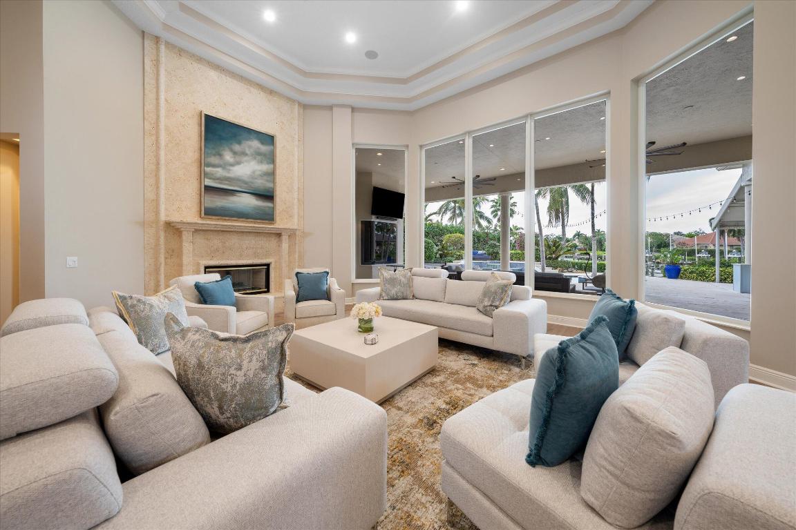 18808 SE Windward Island Lane