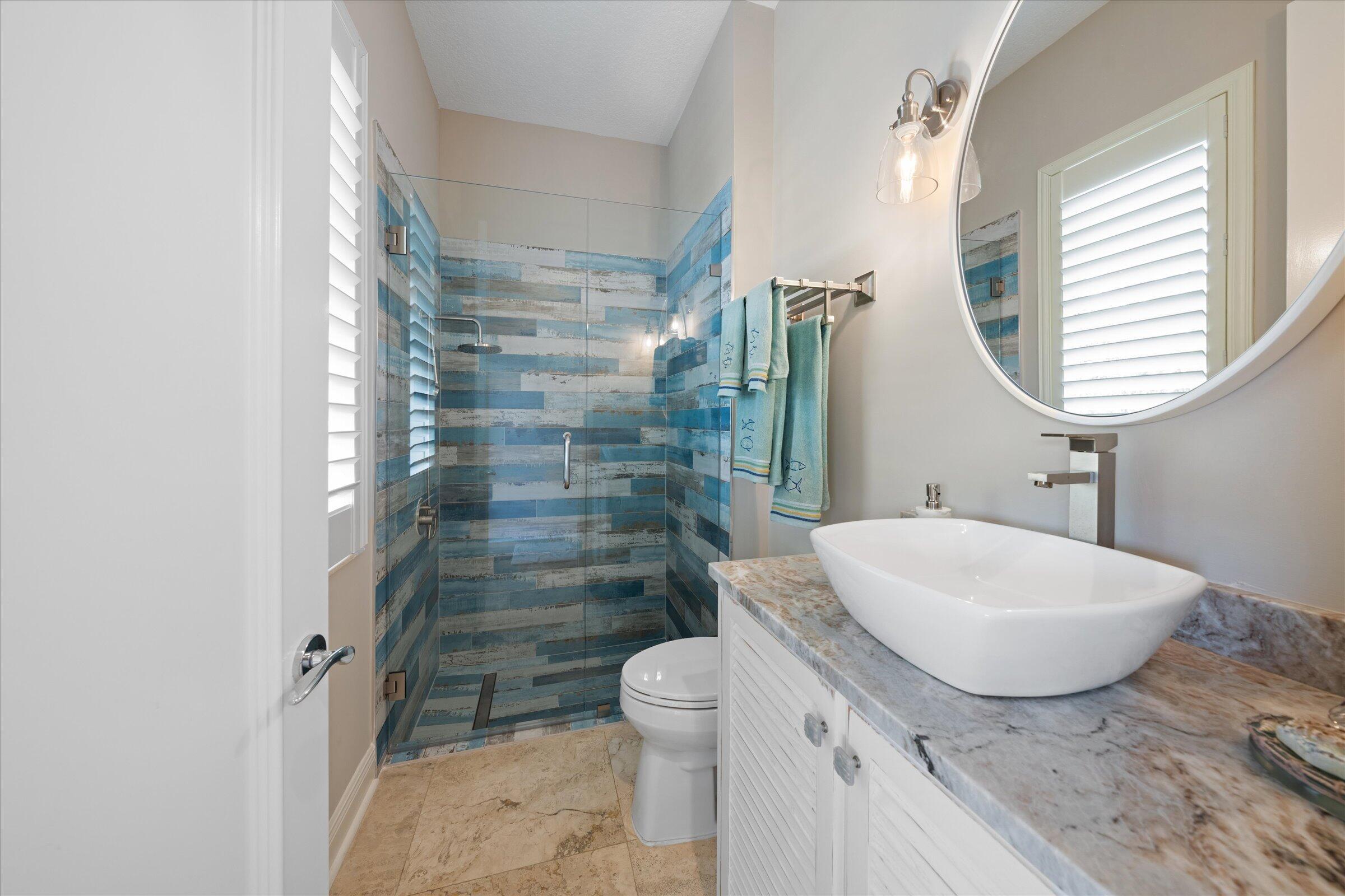 18808 SE Windward Island Lane