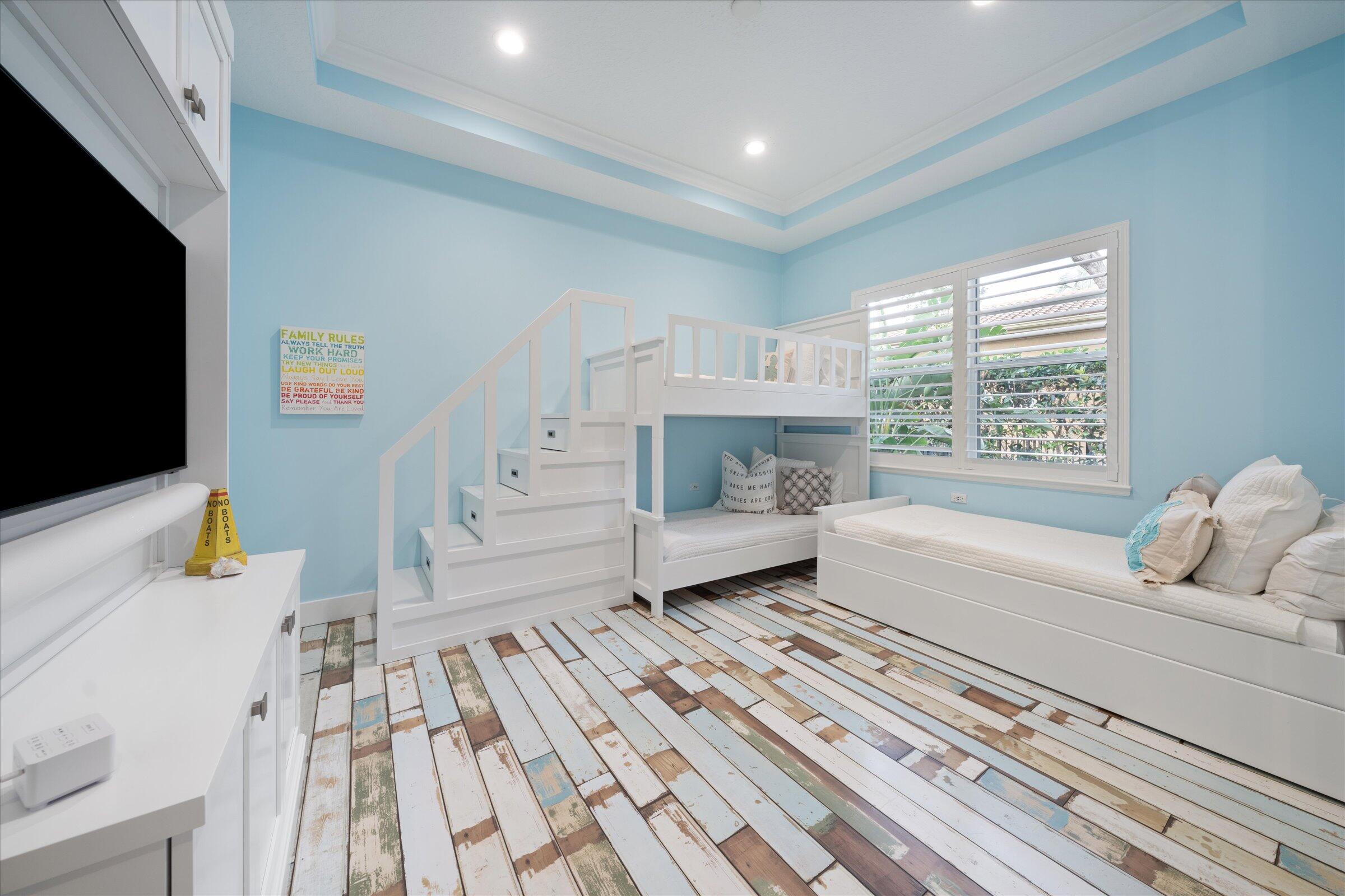 18808 SE Windward Island Lane