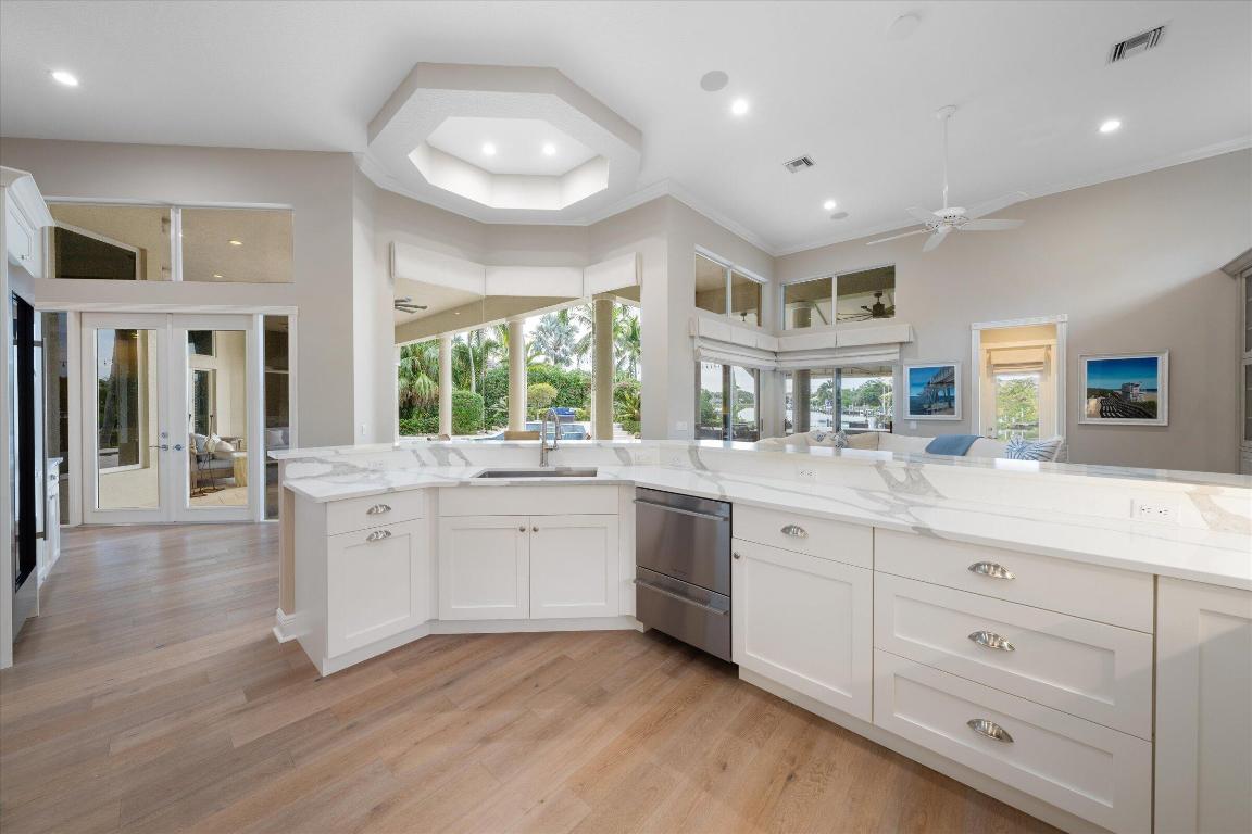 18808 SE Windward Island Lane