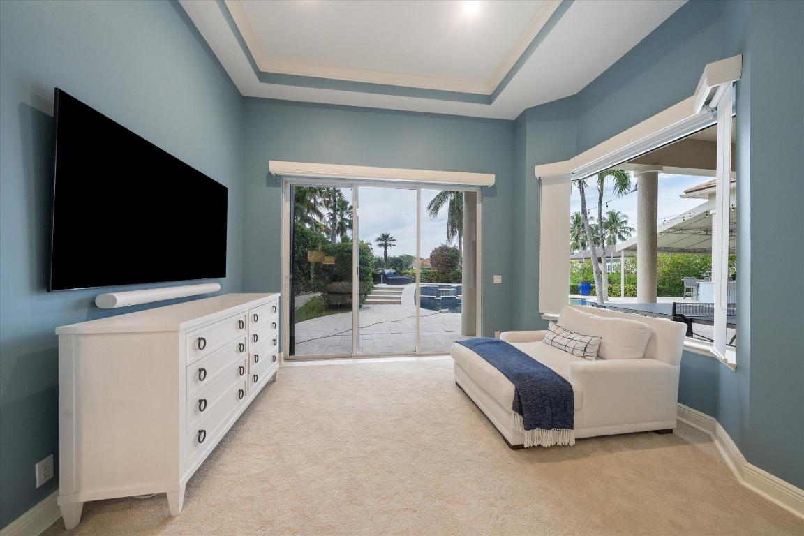 18808 SE Windward Island Lane