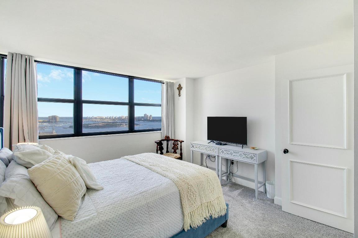 5600 N Flagler Drive Ph 107